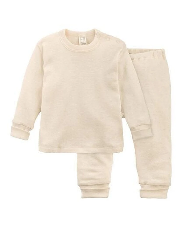 hessnatur Pyjama aus Bio-Baumwolle mit Merinowolle und Seide