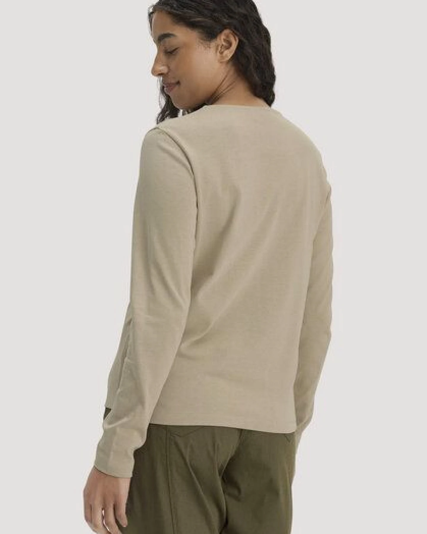 hessnatur Langarmshirt aus reiner Bio-Baumwolle – Ansicht 2
