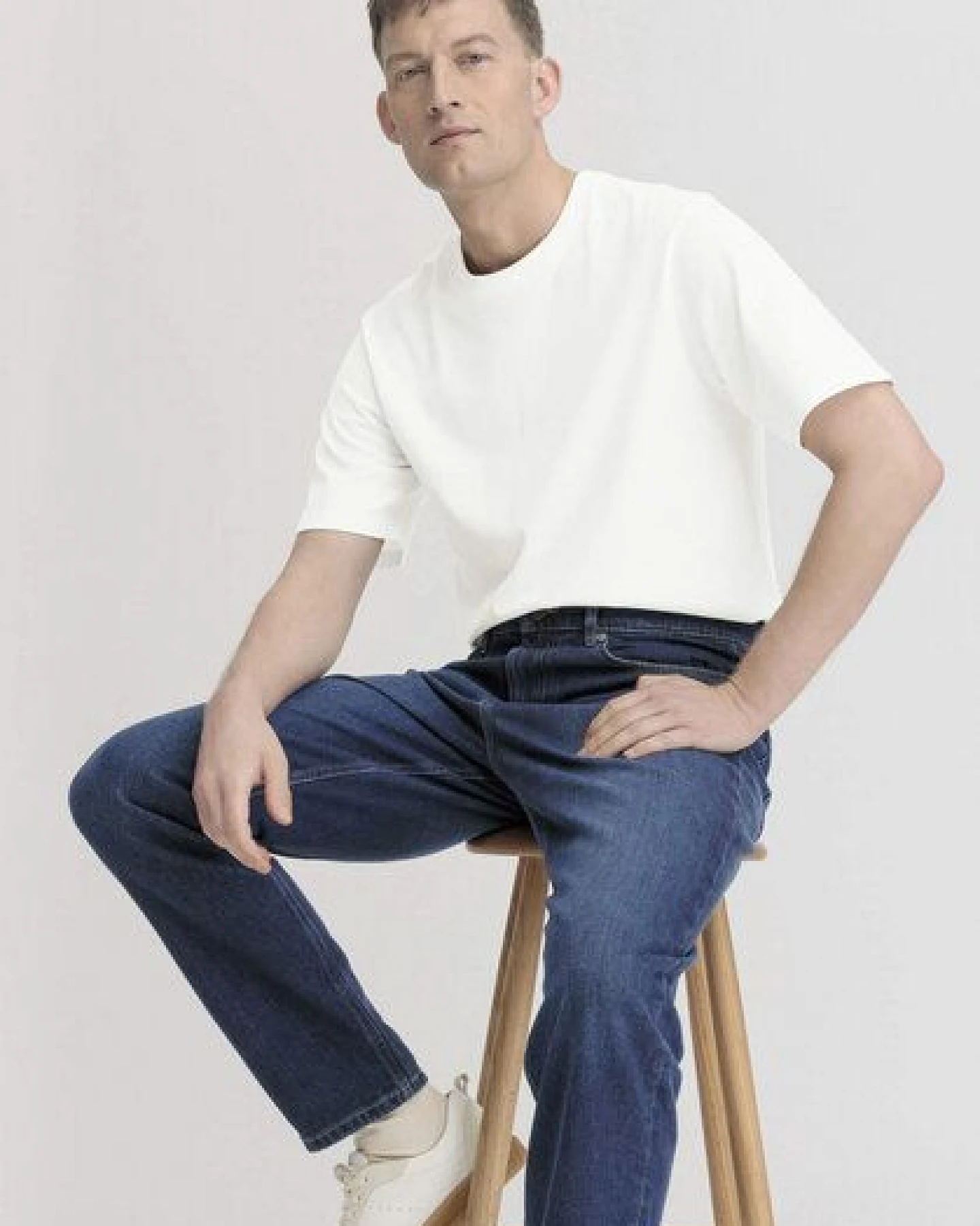 hessnatur Jeans Mads Relaxed Tapered aus reinem Bio-Denim – Ansicht 2