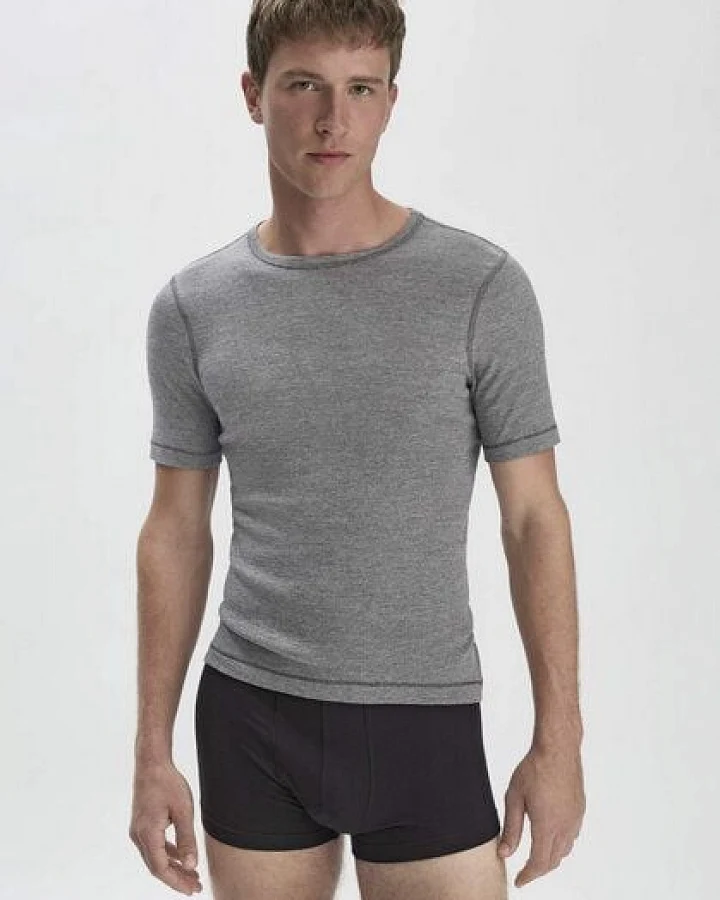 hessnatur Halbarm-Funktionsshirt mit Bio-Merinowolle und Seide