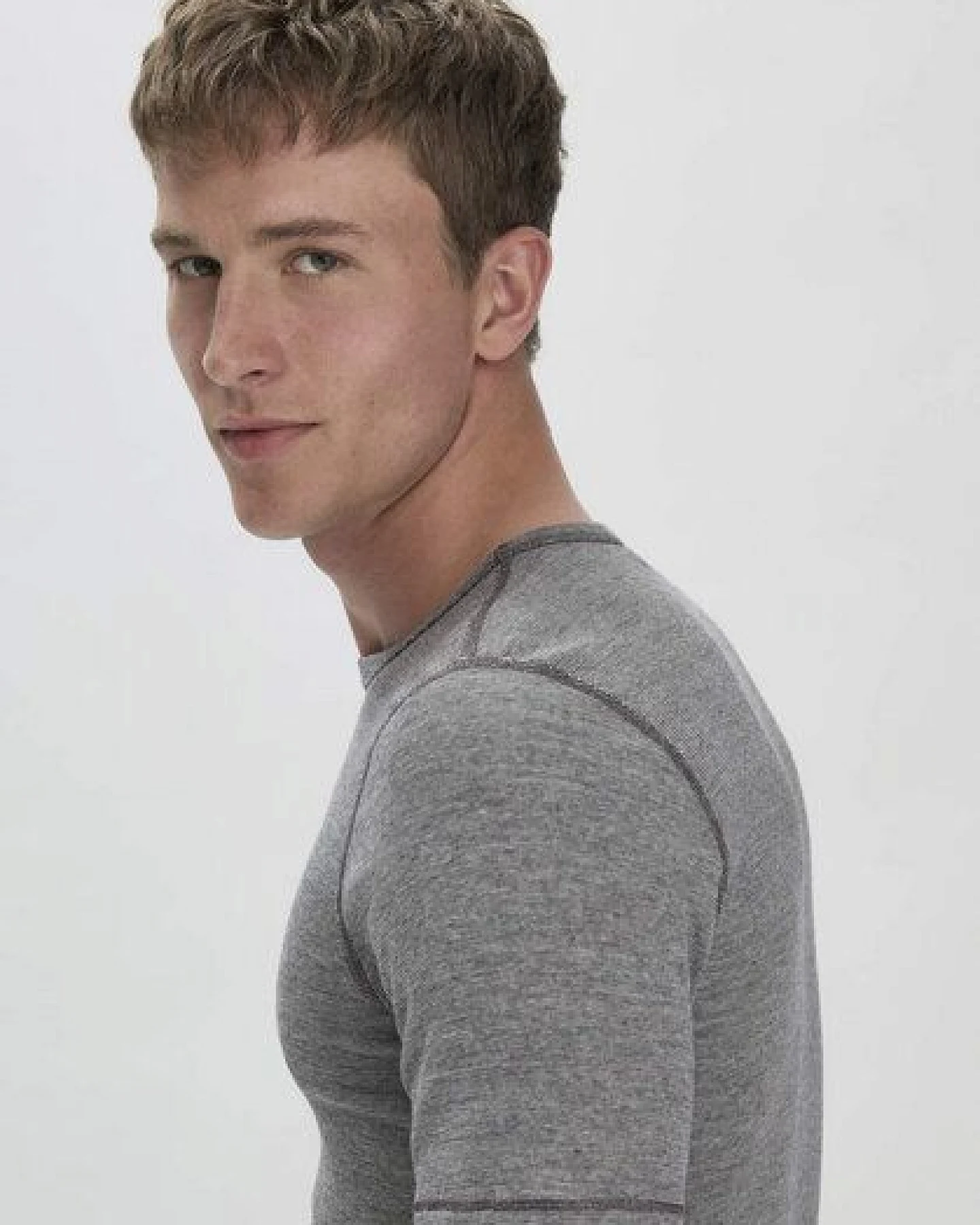 hessnatur Halbarm-Funktionsshirt mit Bio-Merinowolle und Seide – Ansicht 4