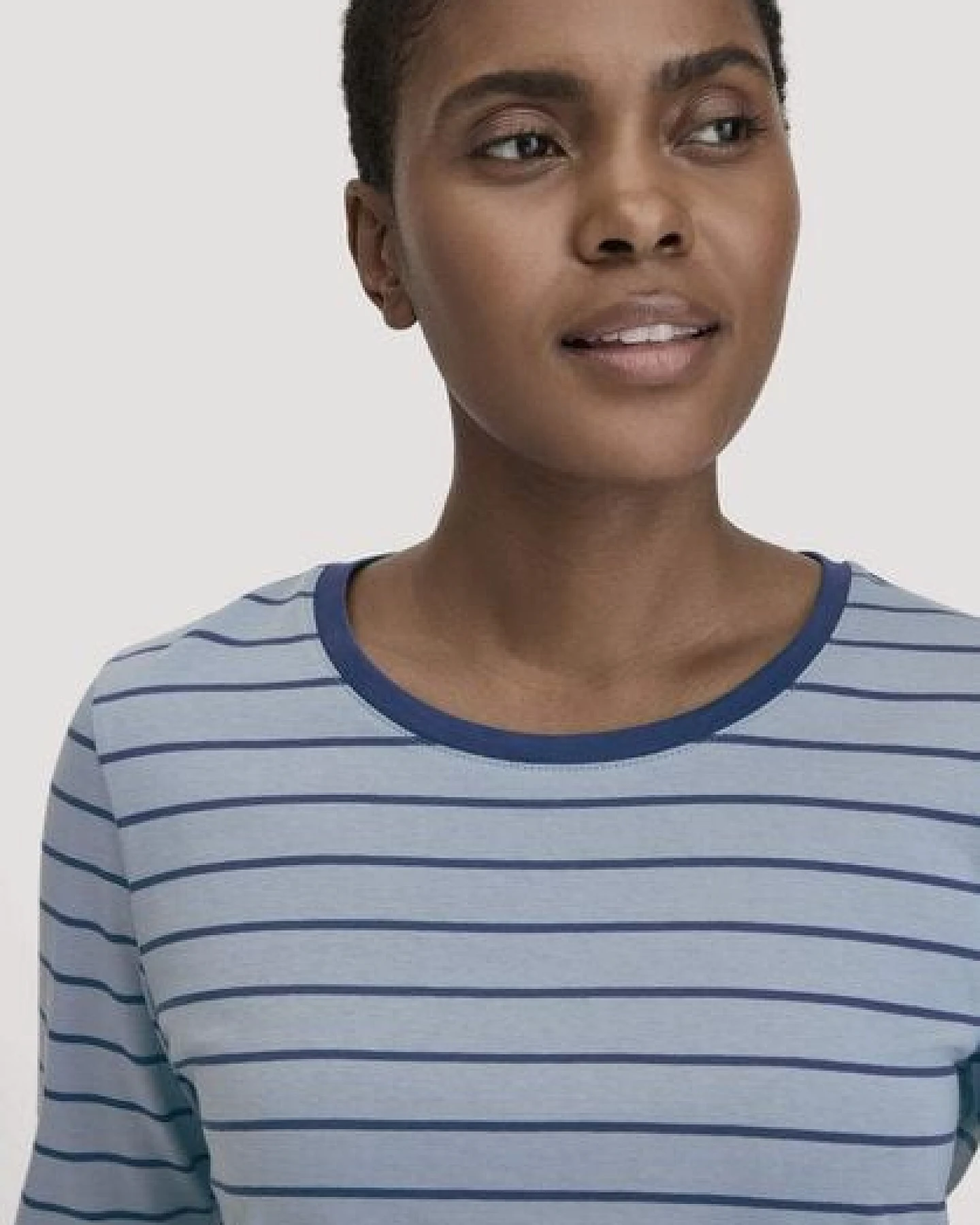 hessnatur Langarm-Schlafshirt aus reiner Bio-Baumwolle – Ansicht 4