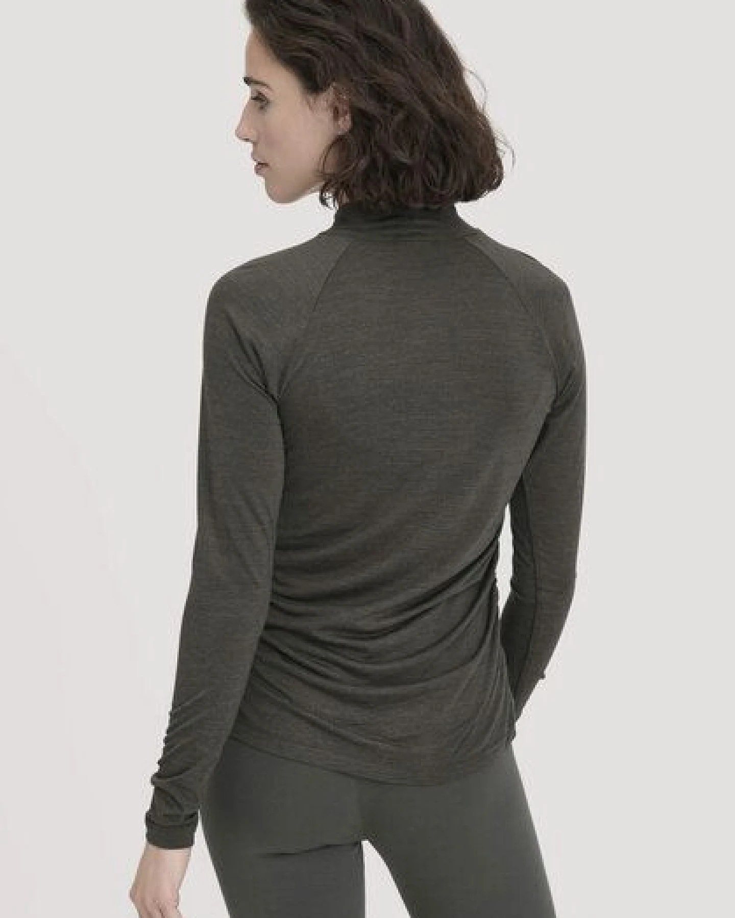 hessnatur Shirt Langarm Slim ACTIVE FUNCTIONAL aus Bio-Merinowolle und TENCEL Lyocell – Ansicht 2
