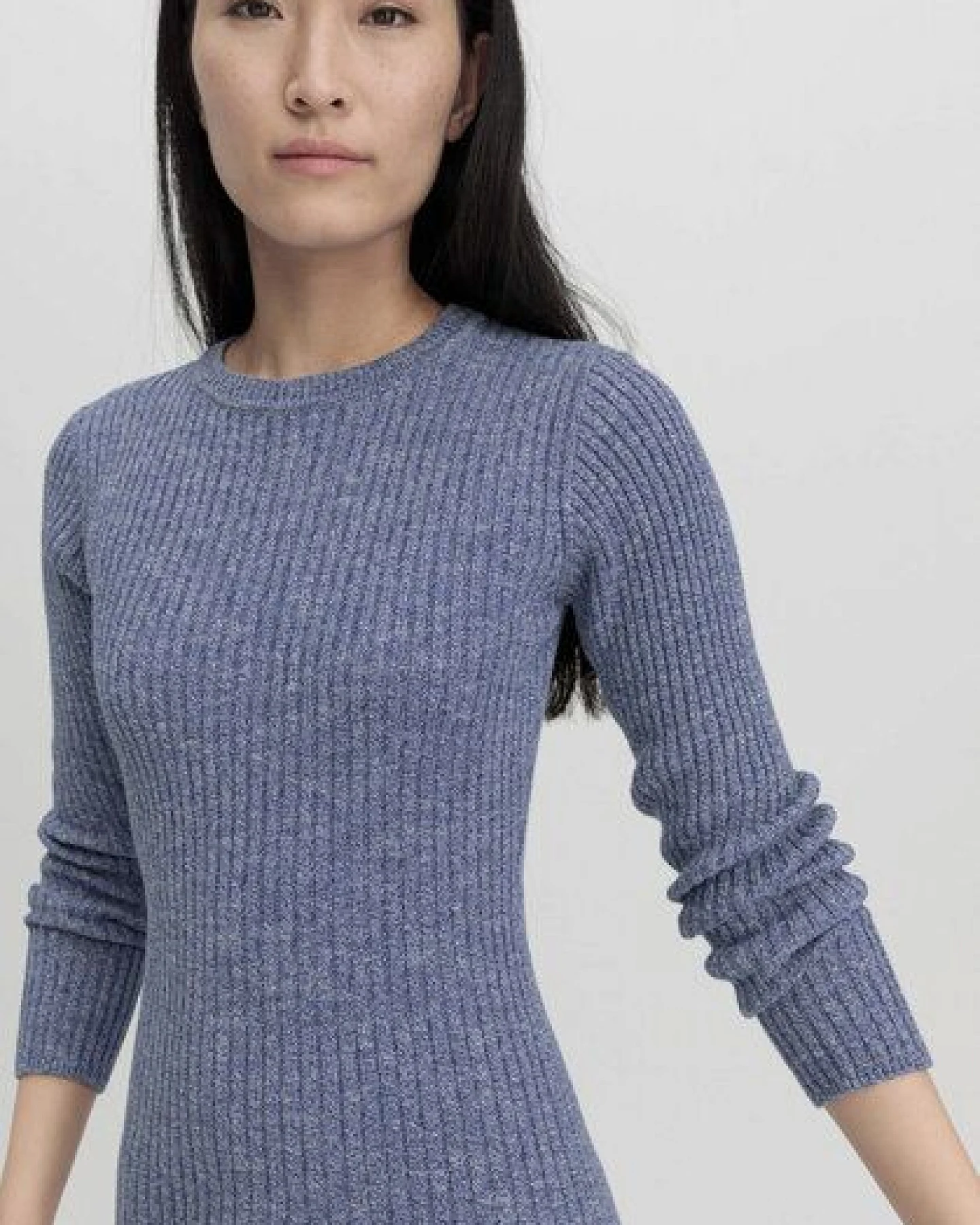 hessnatur Strickkleid Midi Slim aus reiner Bio-Baumwolle – Ansicht 2