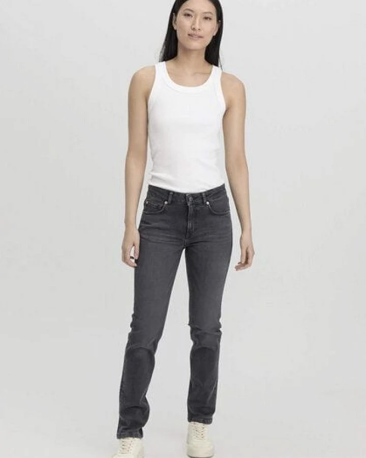 hessnatur Jeans LEA Mid Rise Slim aus Bio-Denim