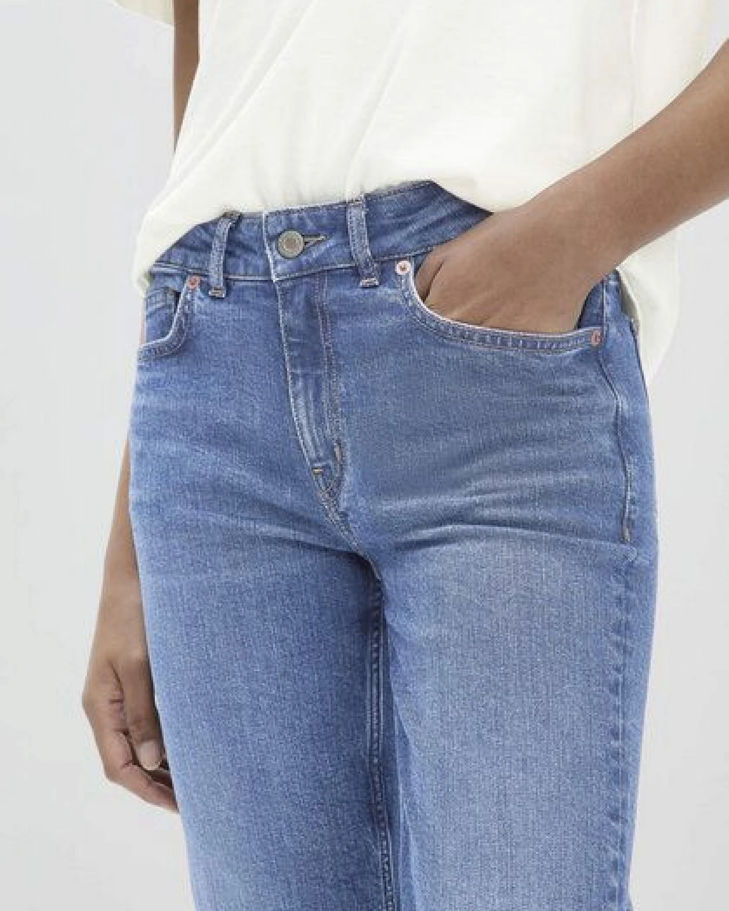 hessnatur Jeans LEA Mid Rise Slim aus Bio-Denim – Ansicht 2