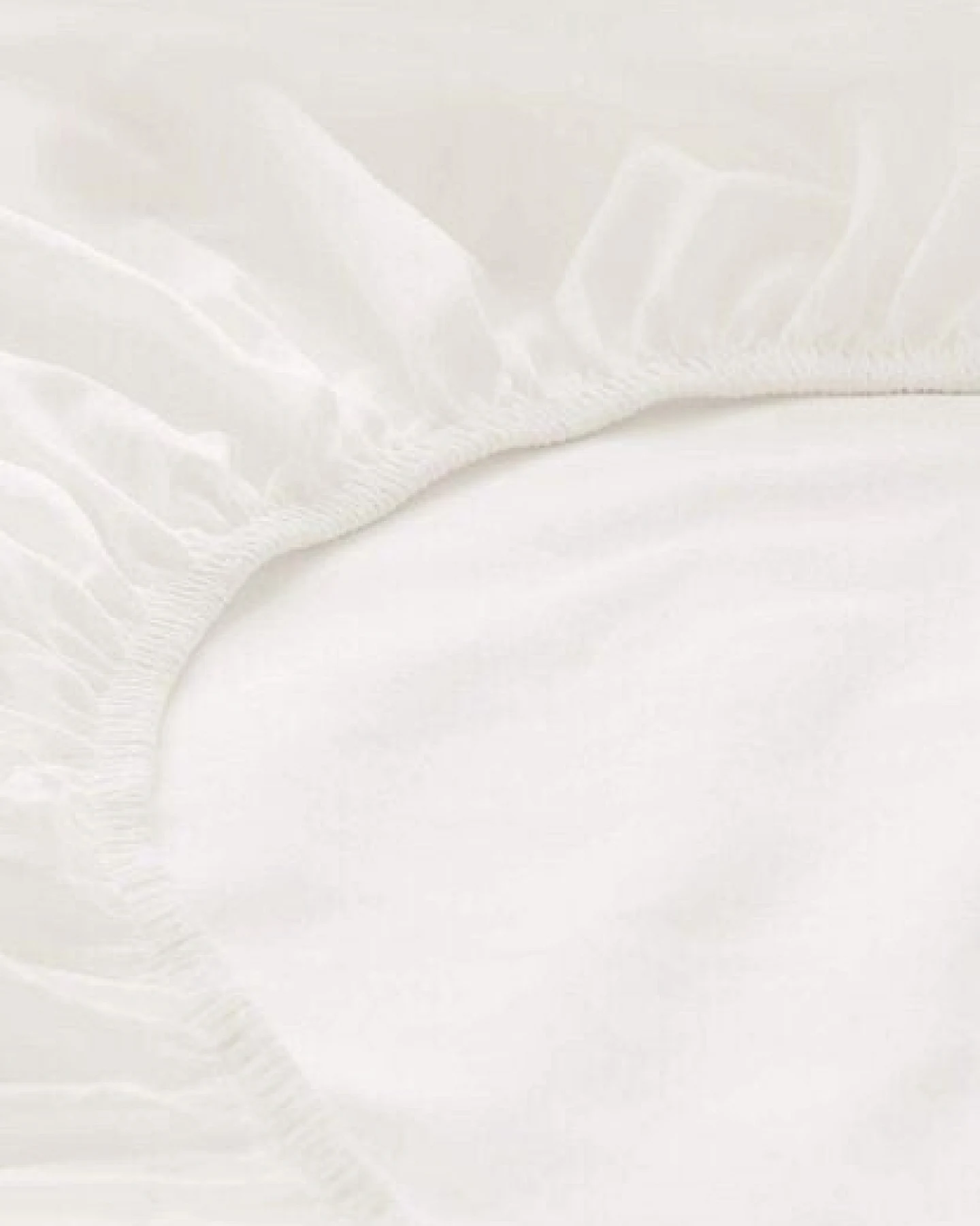 hessnatur Satin Spannbettlaken aus reiner Bio-Baumwolle – Ansicht 4