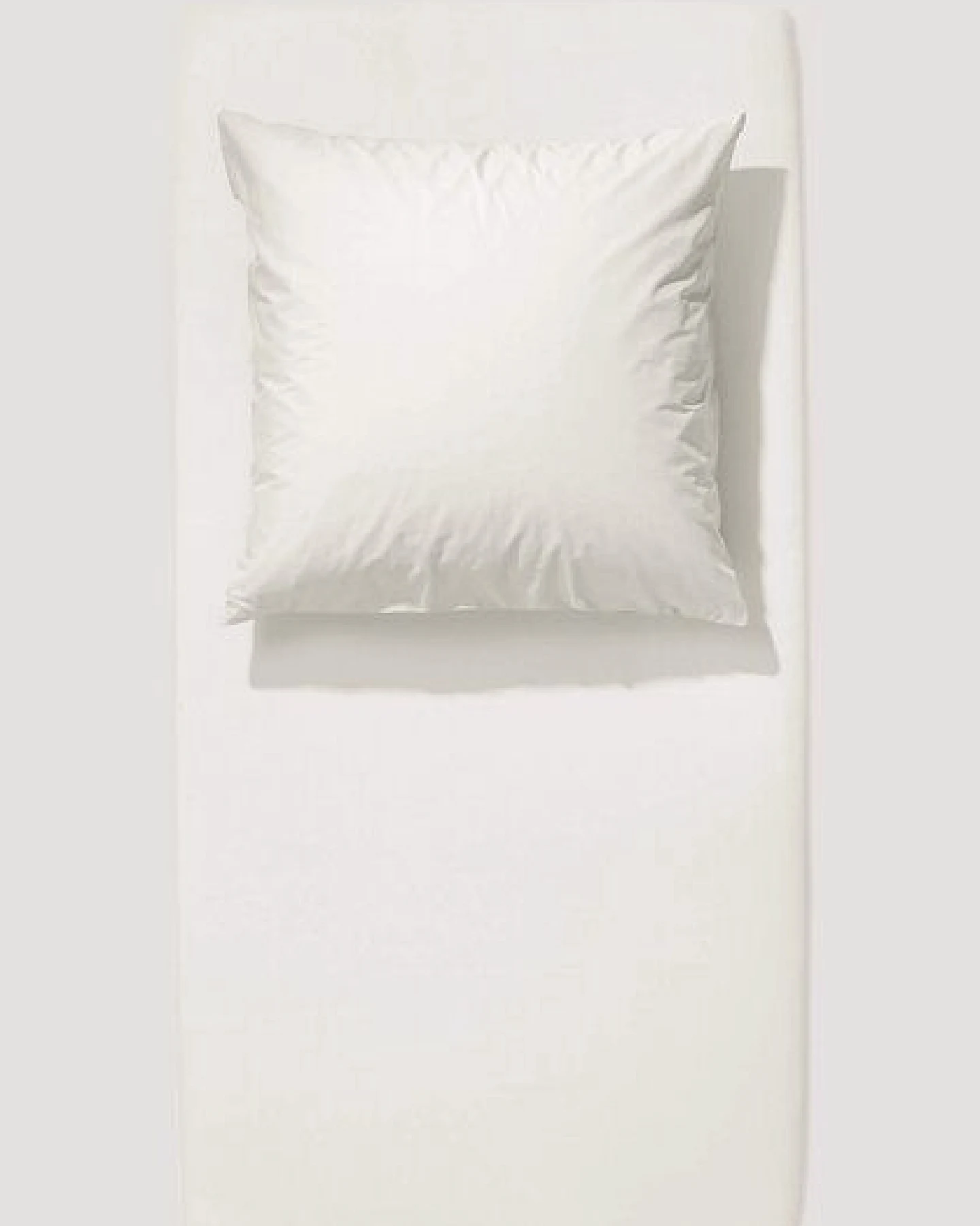 hessnatur Satin Spannbettlaken aus reiner Bio-Baumwolle – Ansicht 2