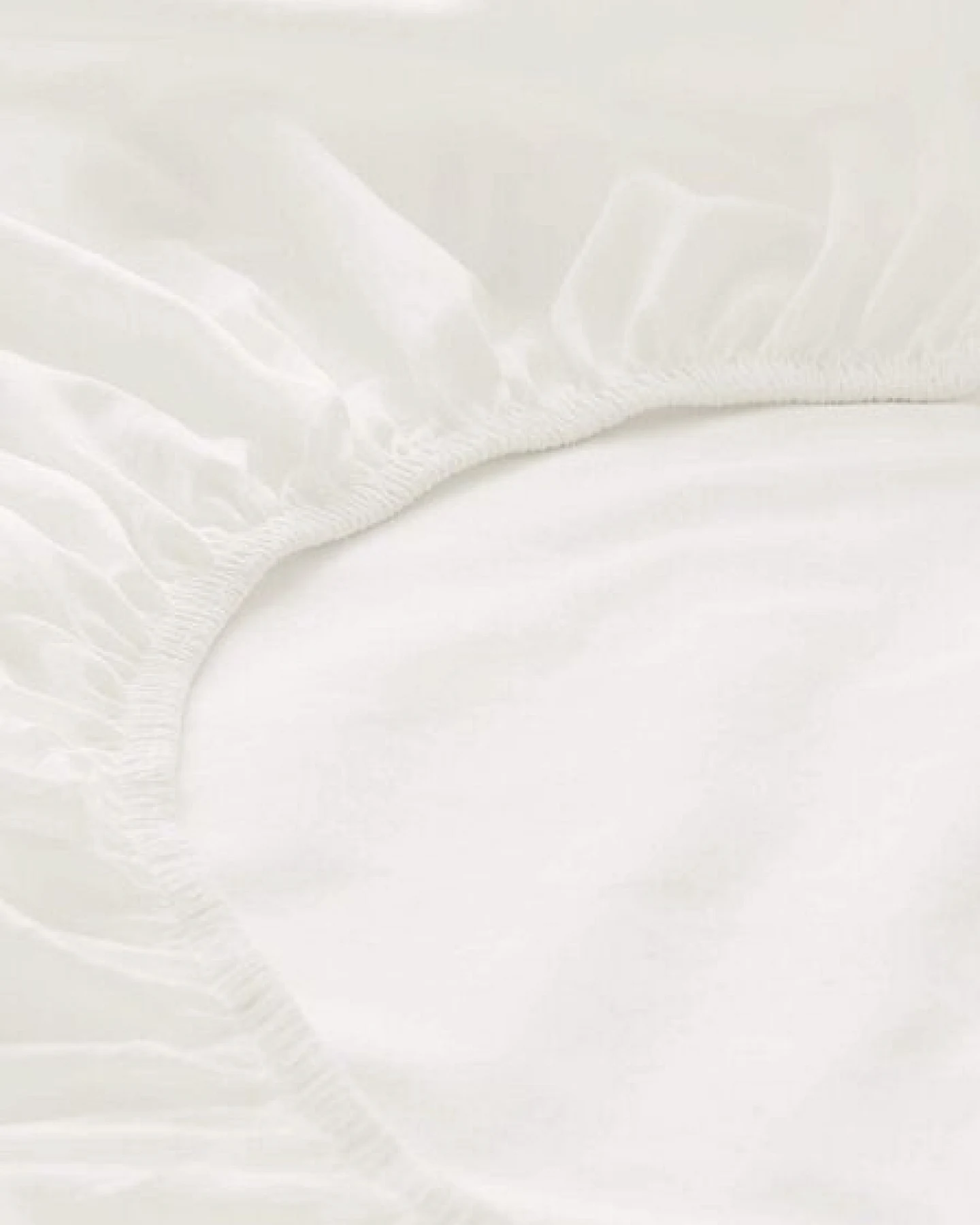 hessnatur Satin Spannbettlaken aus reiner Bio-Baumwolle – Ansicht 3