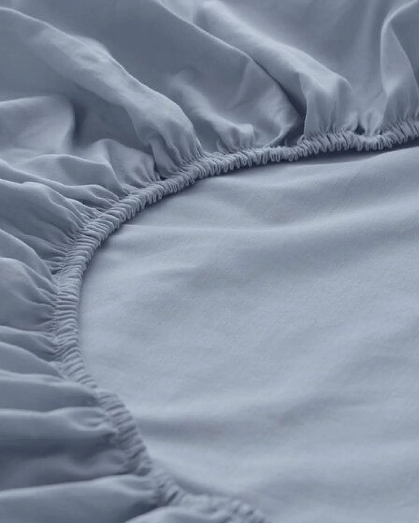 hessnatur Satin Spannbettlaken aus reiner Bio-Baumwolle – Ansicht 3