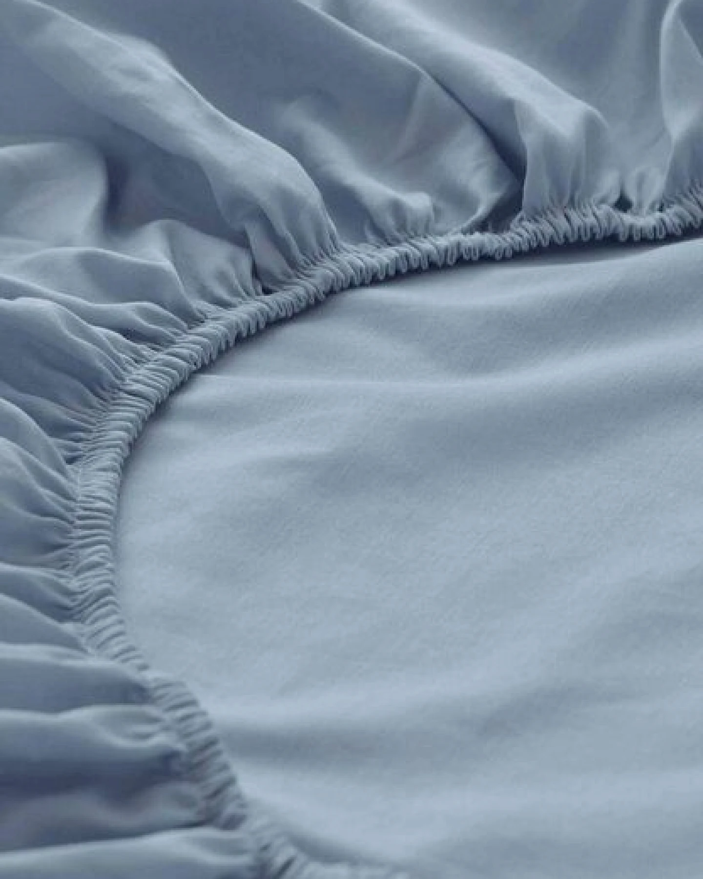 hessnatur Satin Spannbettlaken aus reiner Bio-Baumwolle – Ansicht 4