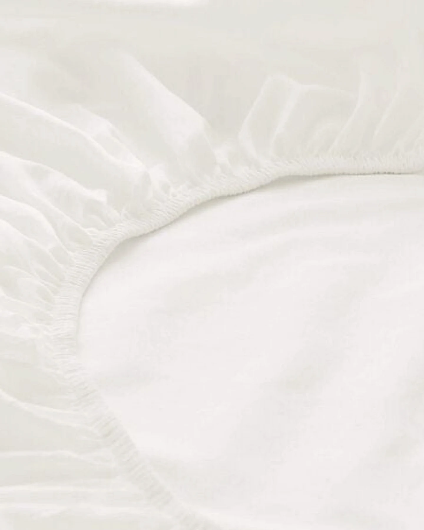hessnatur Satin Spannbettlaken aus reiner Bio-Baumwolle – Ansicht 3