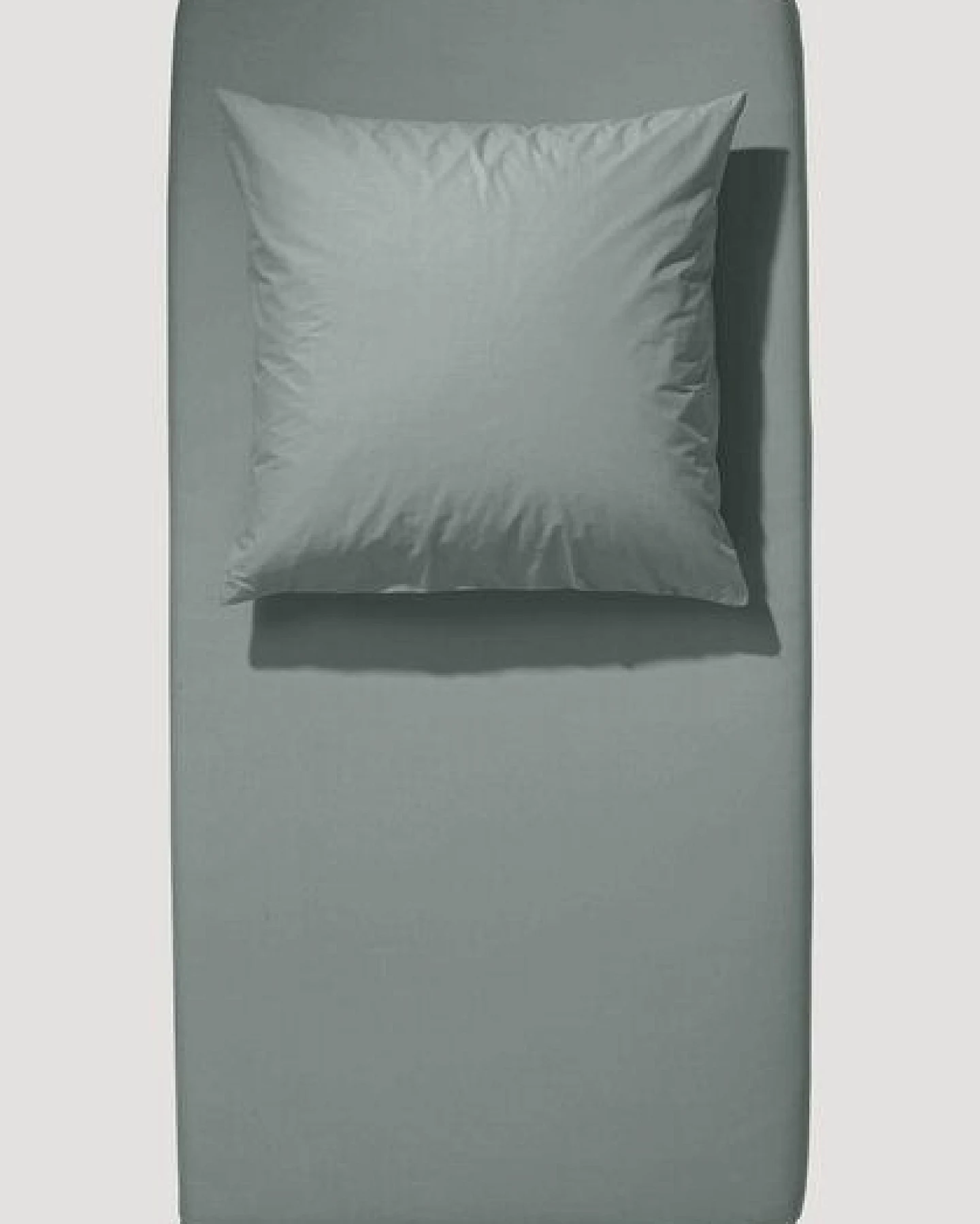 hessnatur Satin Spannbettlaken aus reiner Bio-Baumwolle – Ansicht 2