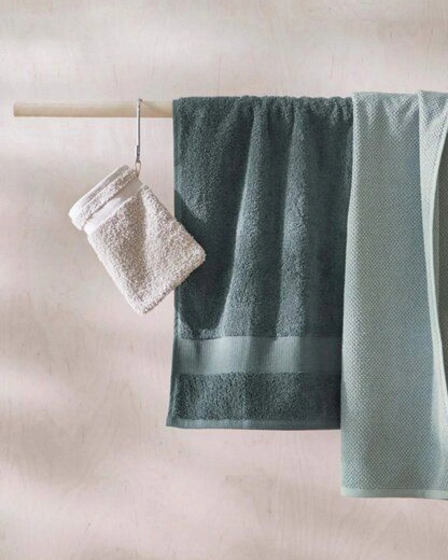 hessnatur Frottier Handtuch aus reiner Bio-Baumwolle – Ansicht 4