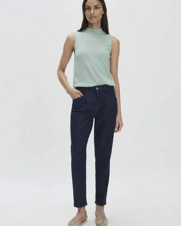 hessnatur Jeans Barrel Leg BETTER RECYCLING aus wertvollem Bio-Denim