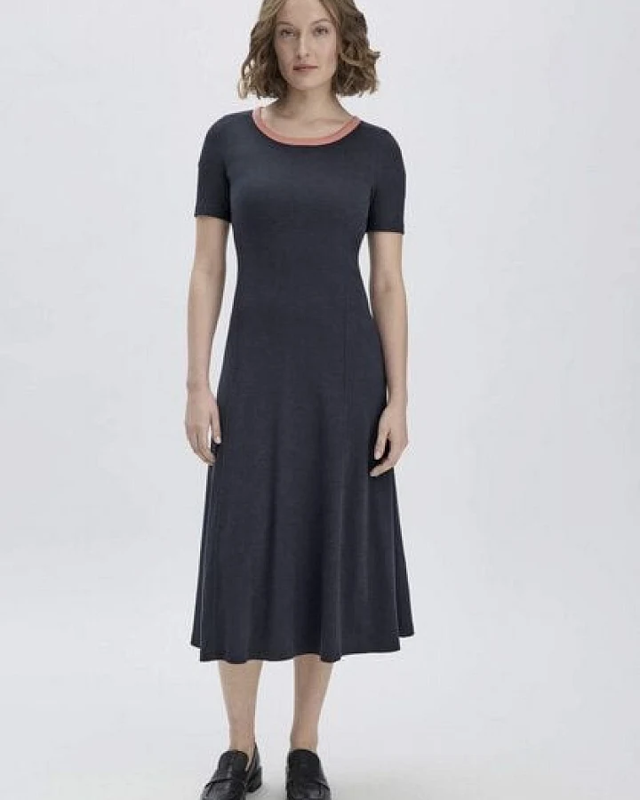 hessnatur Rib Jersey Kleid Midi Slim aus Bio-Baumwolle