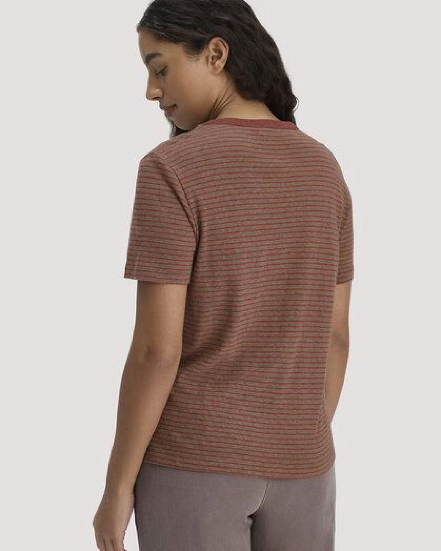 hessnatur Streifen T-Shirt Relaxed aus Leinen mit reiner Bio-Baumwolle – Ansicht 2