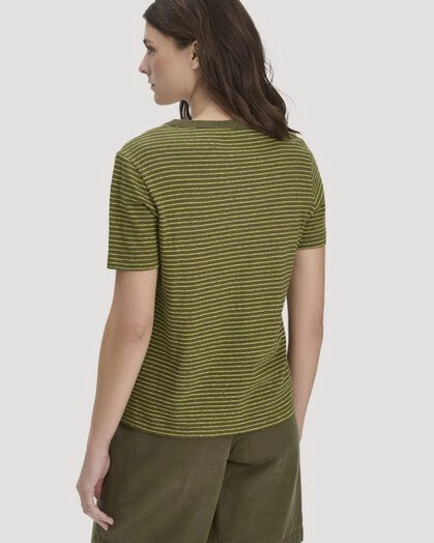 hessnatur Streifen T-Shirt Relaxed aus Leinen mit reiner Bio-Baumwolle – Ansicht 2