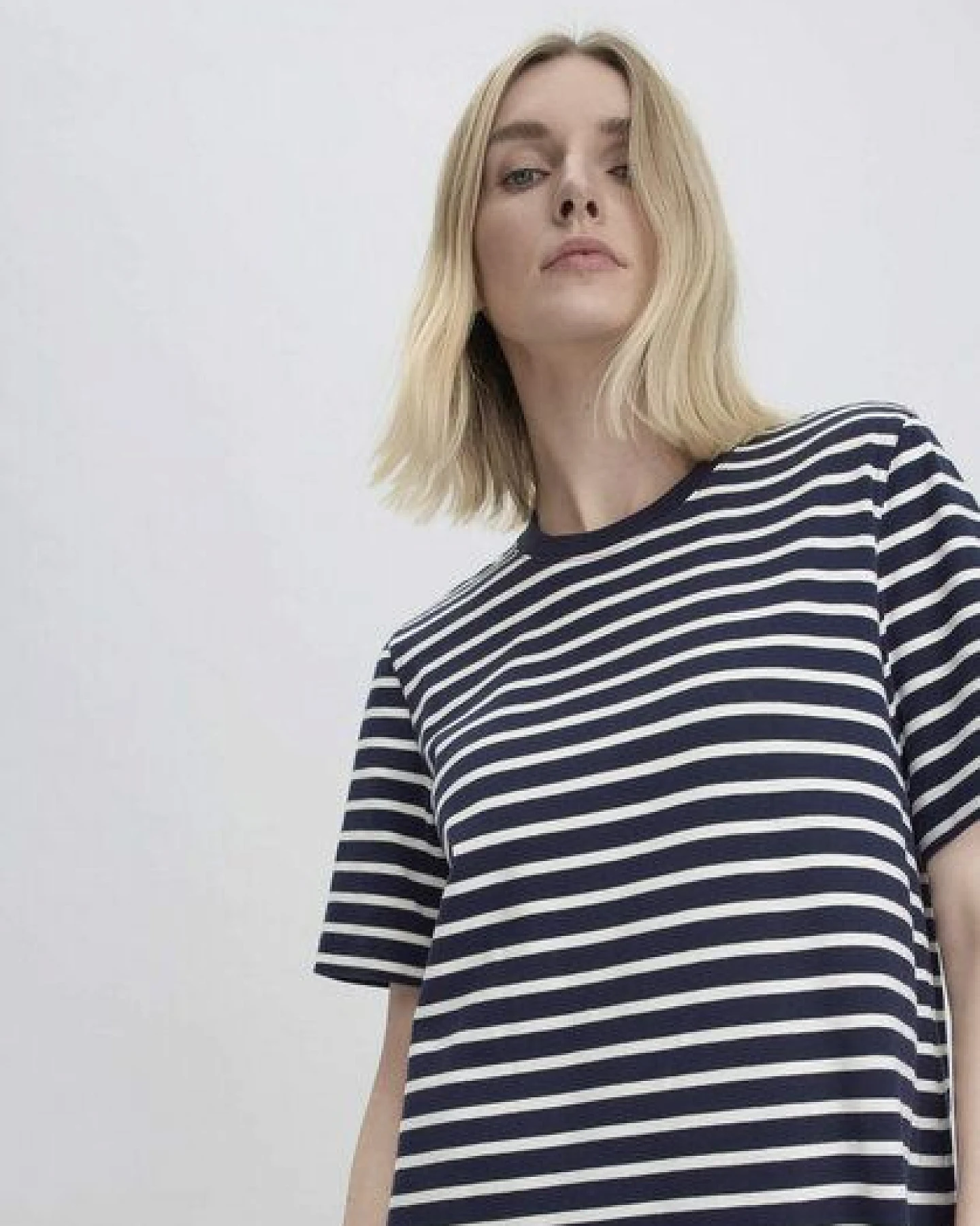 hessnatur Streifen Heavy Jersey Slub Kleid Knielang Relaxed aus reiner Bio-Baumwolle – Ansicht 2