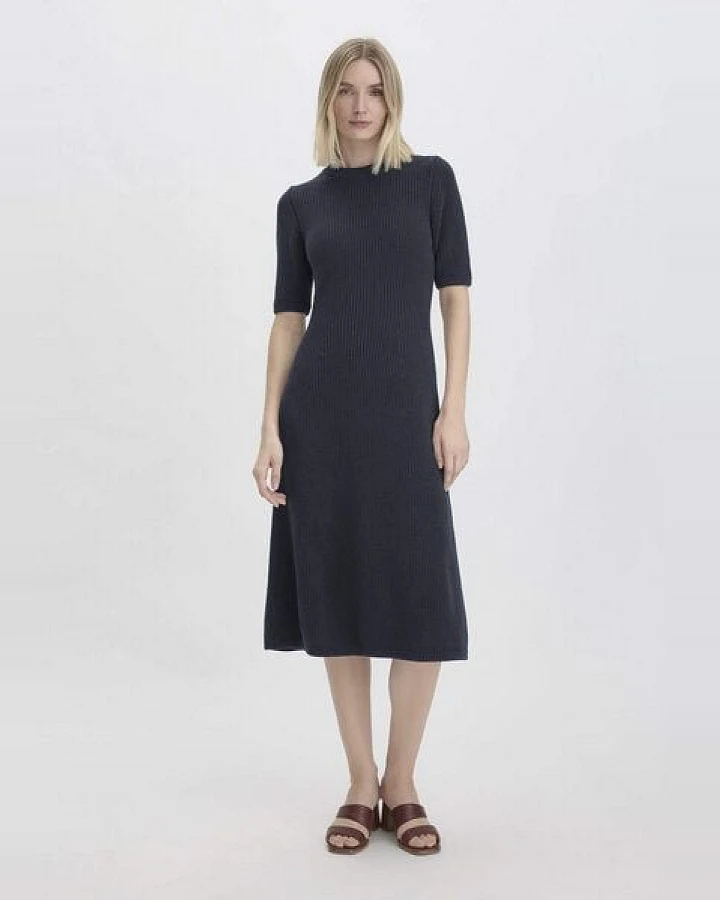 hessnatur Strick Kleid Midi Slim aus reiner Bio-Baumwolle