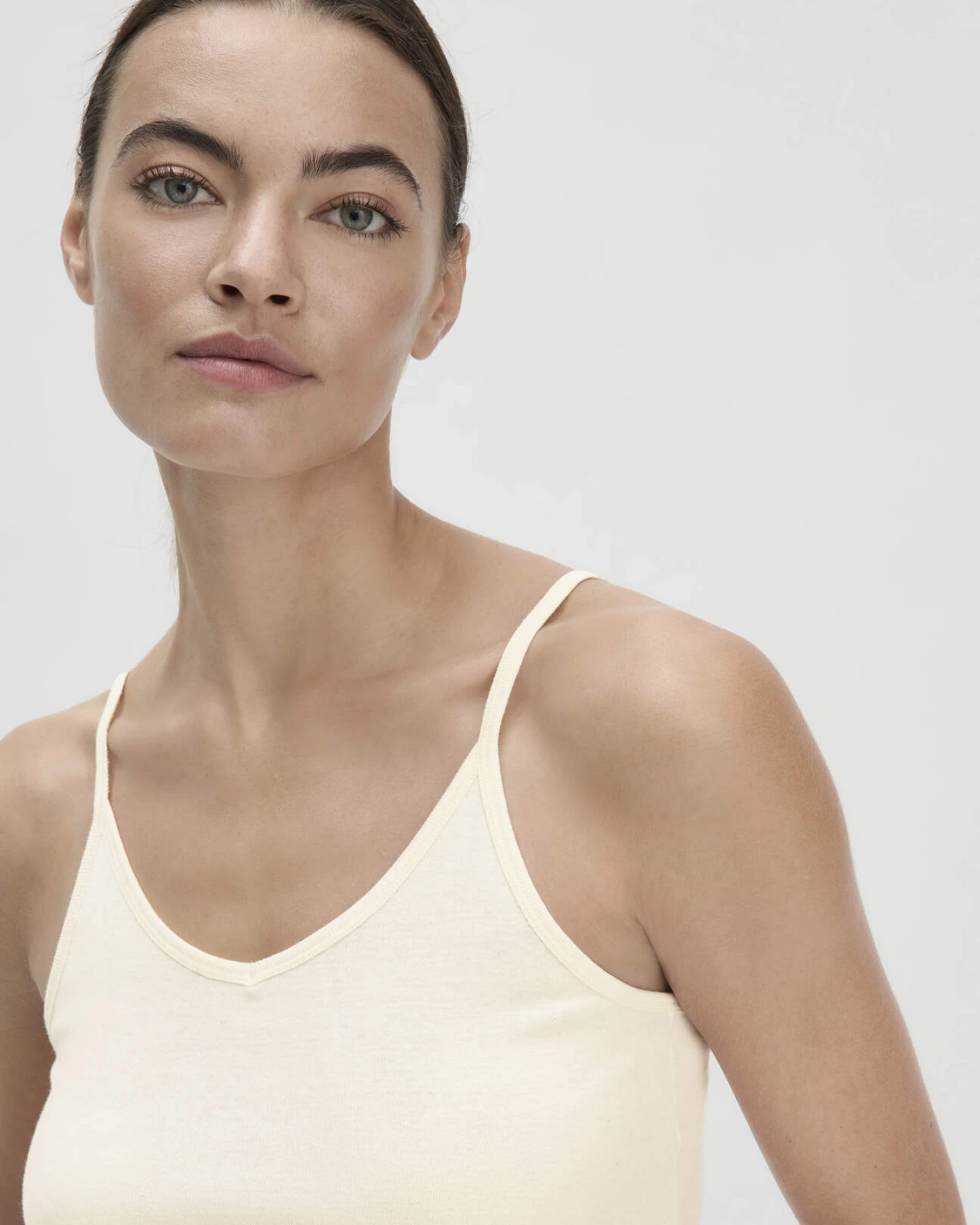 hessnatur Damen Spaghetti Top V-Neck im 2er-Pack PURE COTTON aus Bio-Baumwolle - natur - Größe 46 – Ansicht 2
