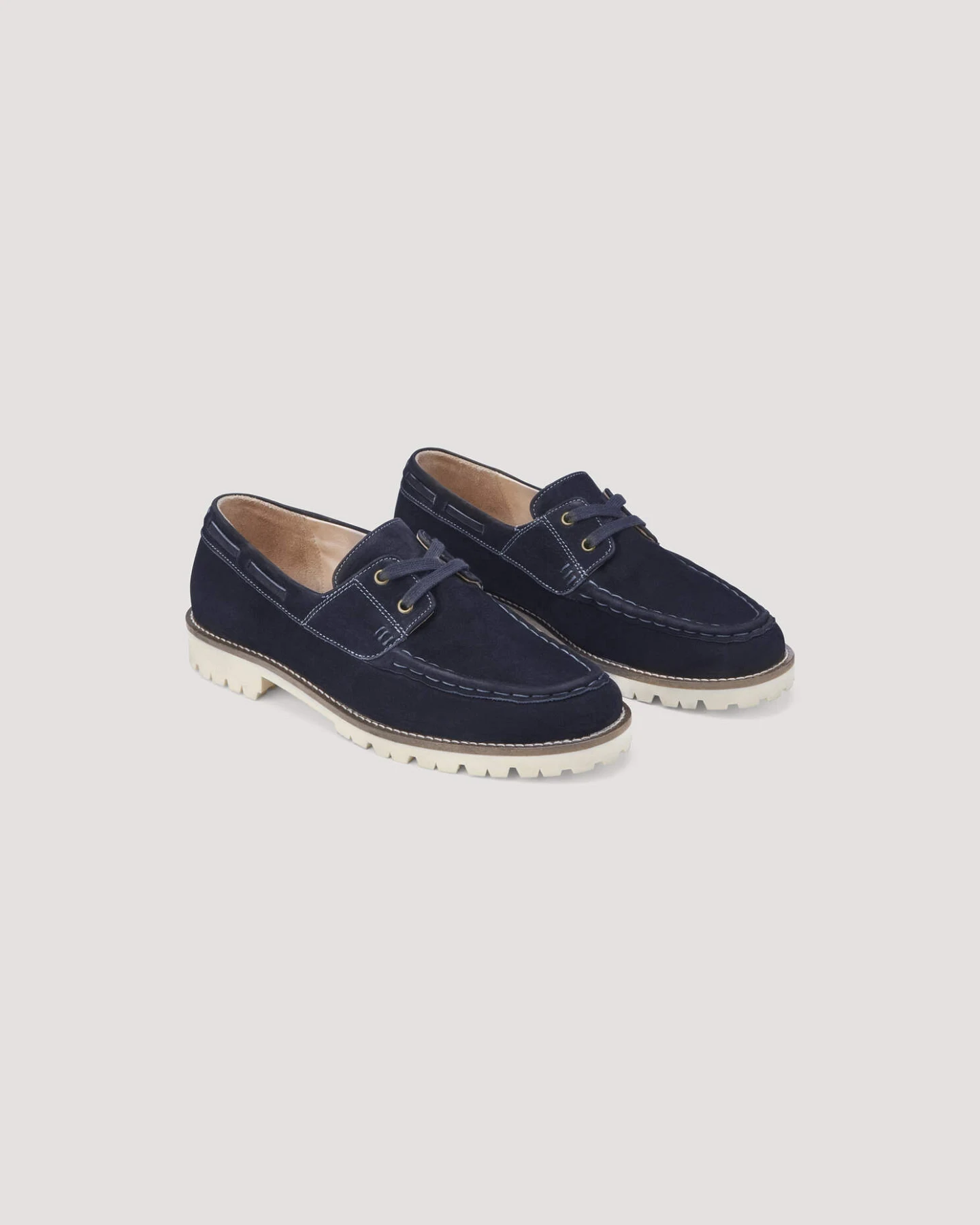 hessnatur Herren Bootsschuh aus chromfrei gegerbtem Nubuk-Leder - blau - Größe 46 – Ansicht 4