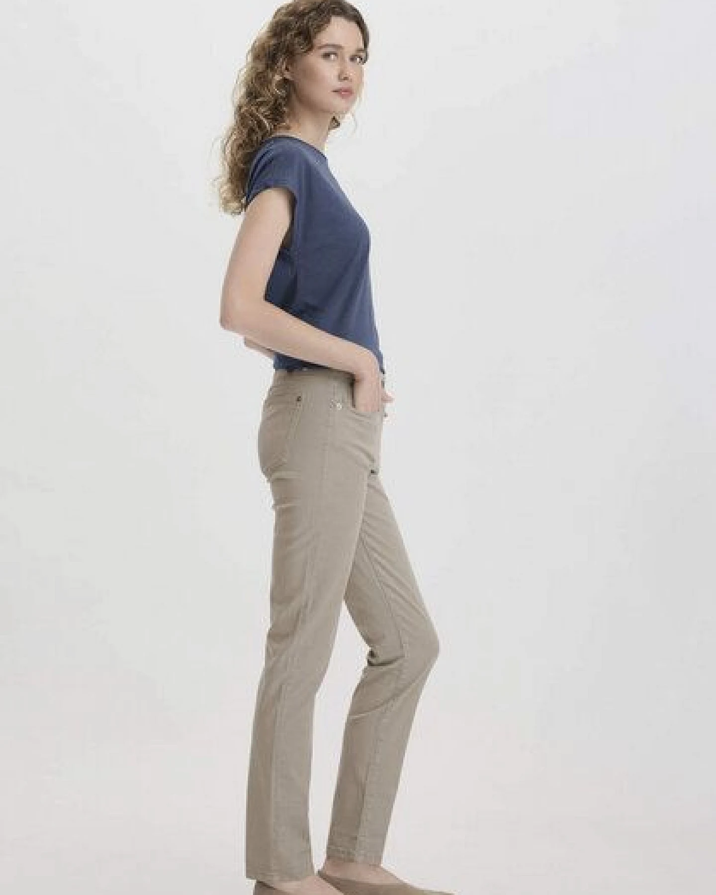 hessnatur 5-Pocket Hose Skinny aus TENCEL Lyocell mit reiner Bio-Baumwolle – Ansicht 2