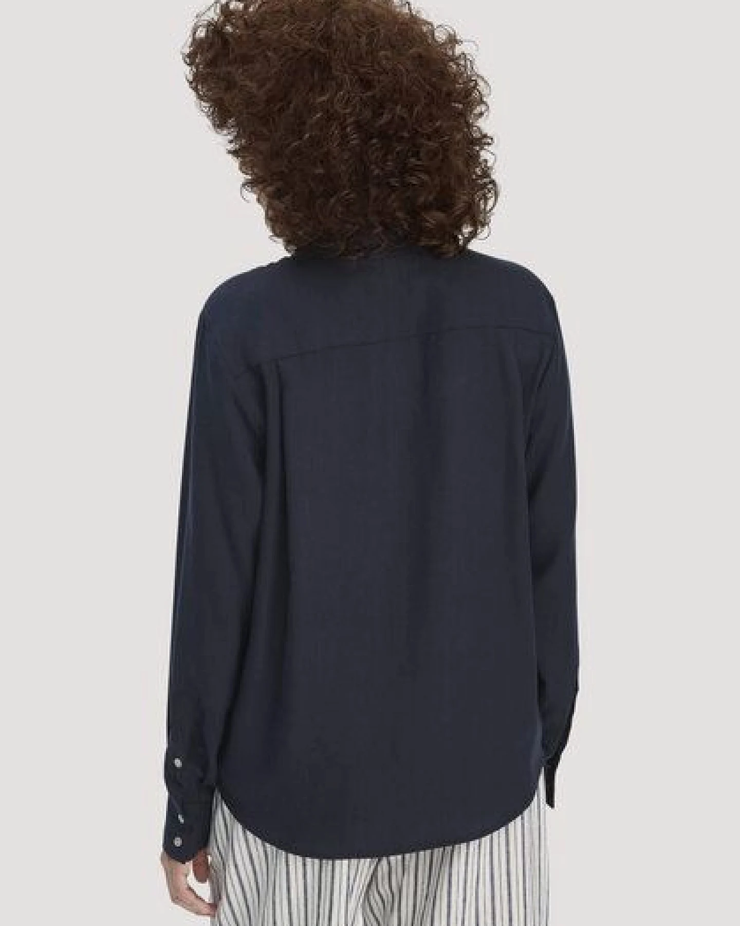 hessnatur Bluse Relaxed aus TENCEL Lyocell – Ansicht 2