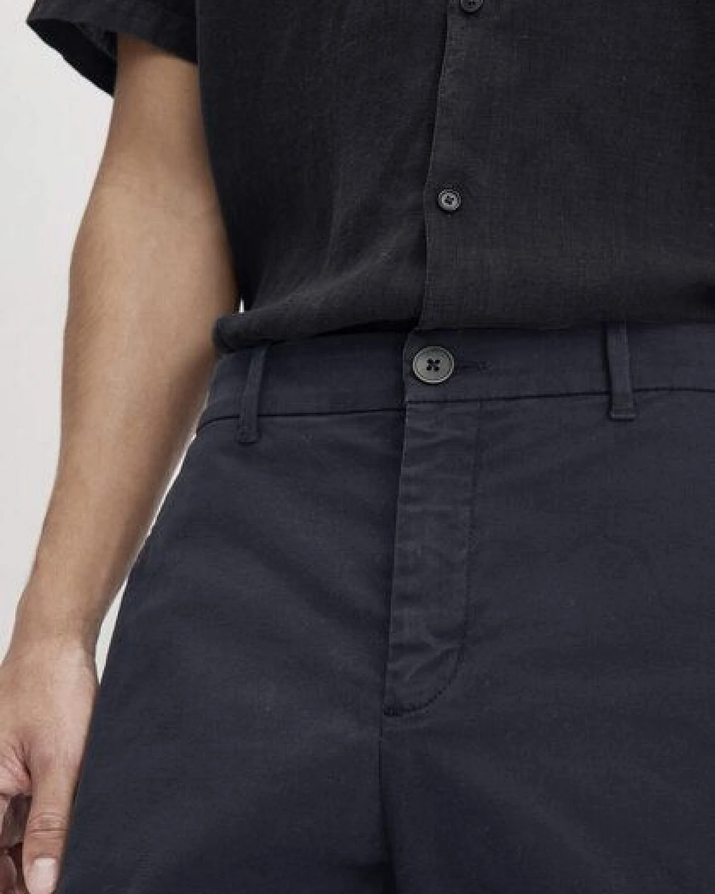 hessnatur Chino Shorts Relaxed aus Bio-Baumwolle – Ansicht 2