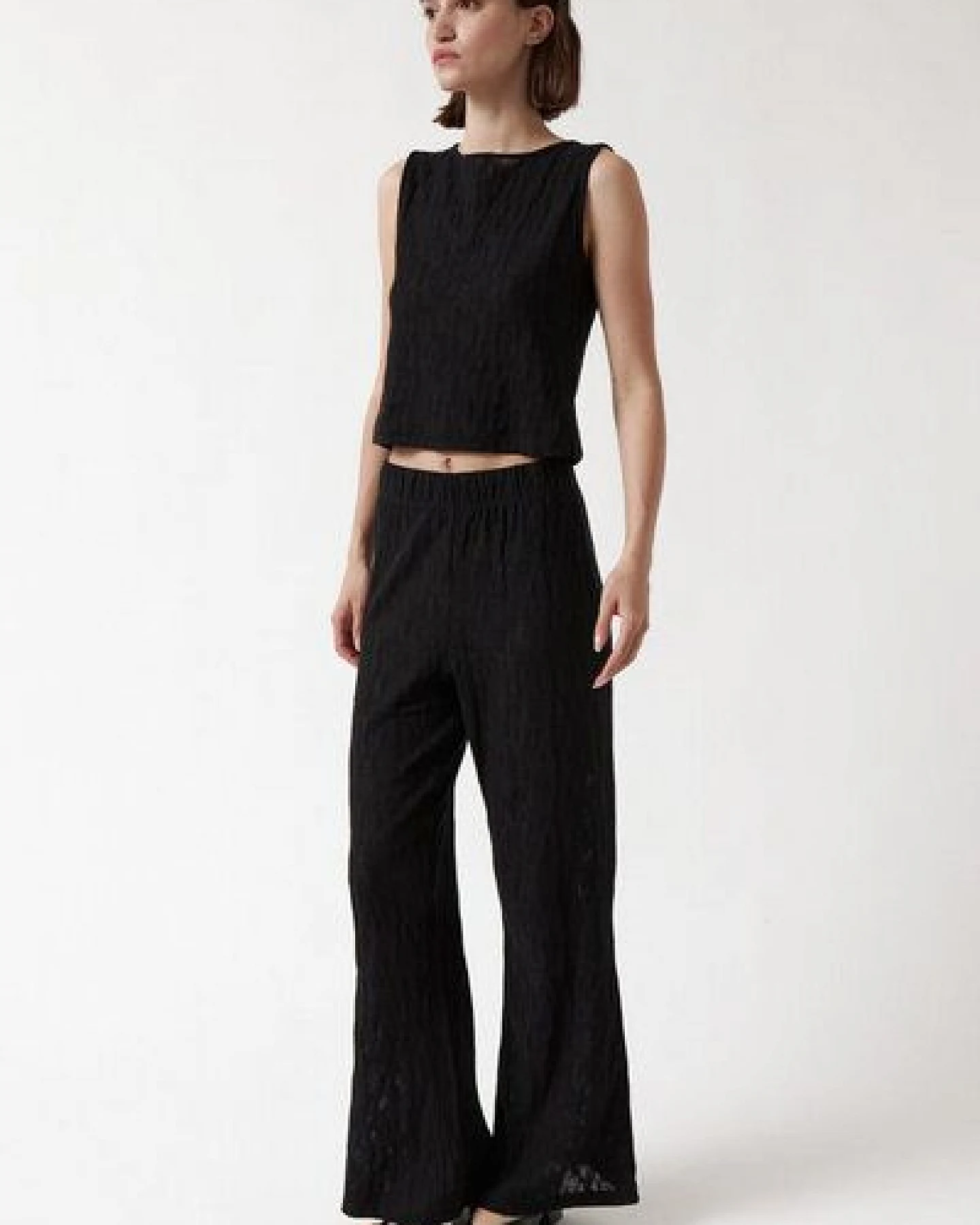 amt.studio Elegante leichte Schlaghose "Midnight" in schwarz mit Muster – Ansicht 3