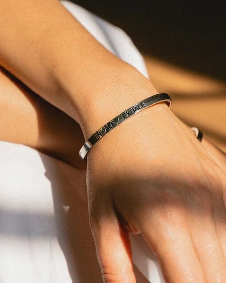 Divasya Armreif mit Gravur