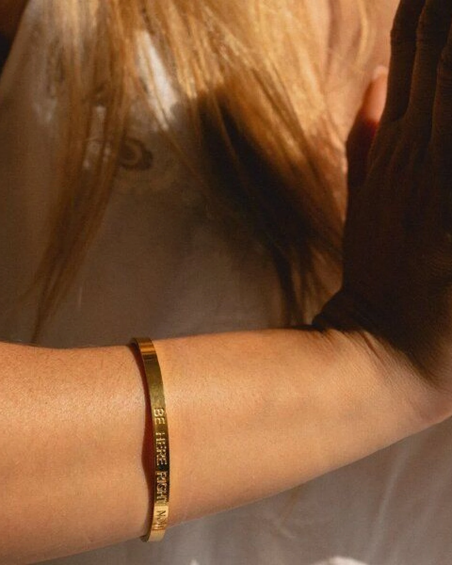 Divasya Armreif mit Gravur – Ansicht 2