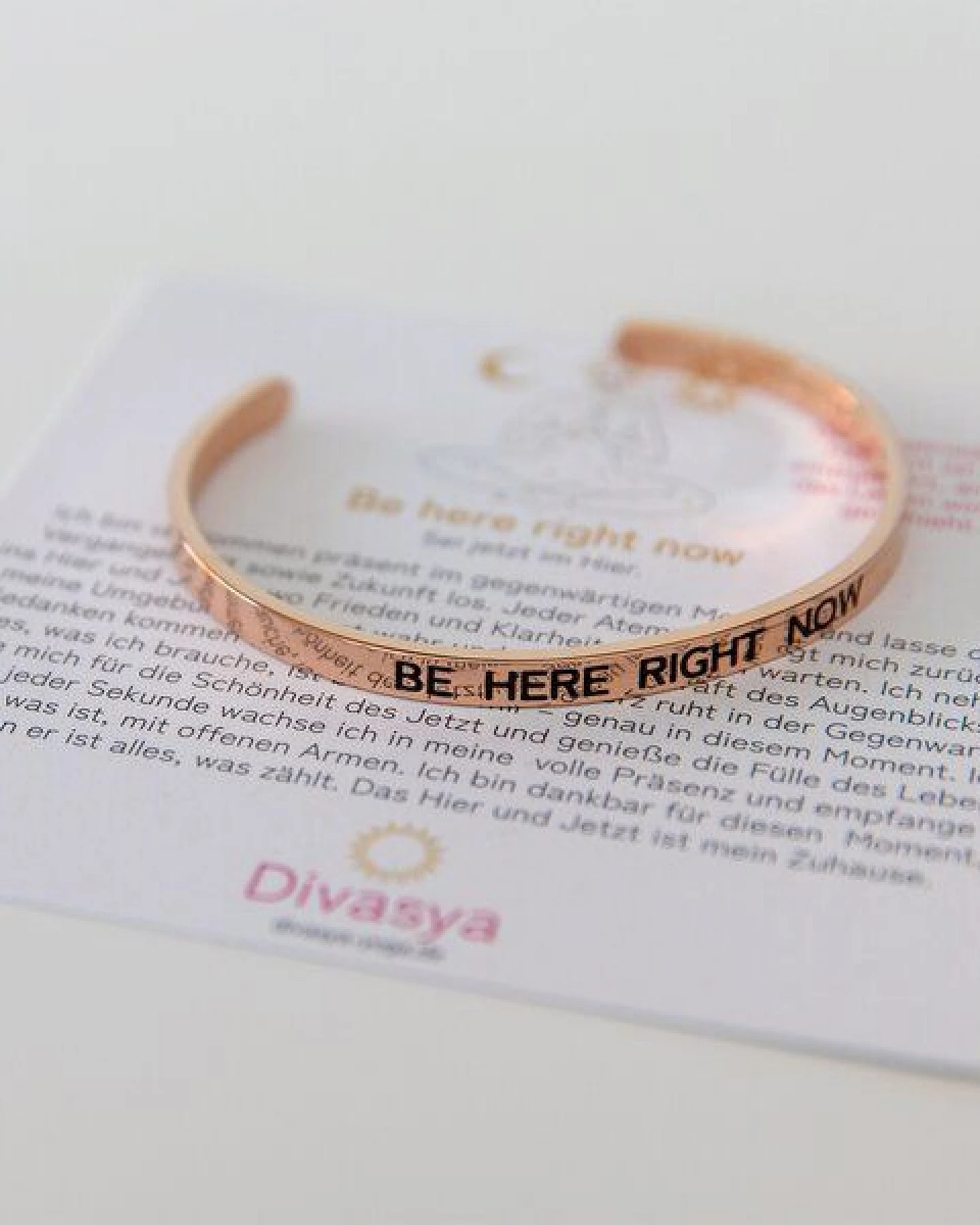 Divasya Armreif mit Gravur – Ansicht 2