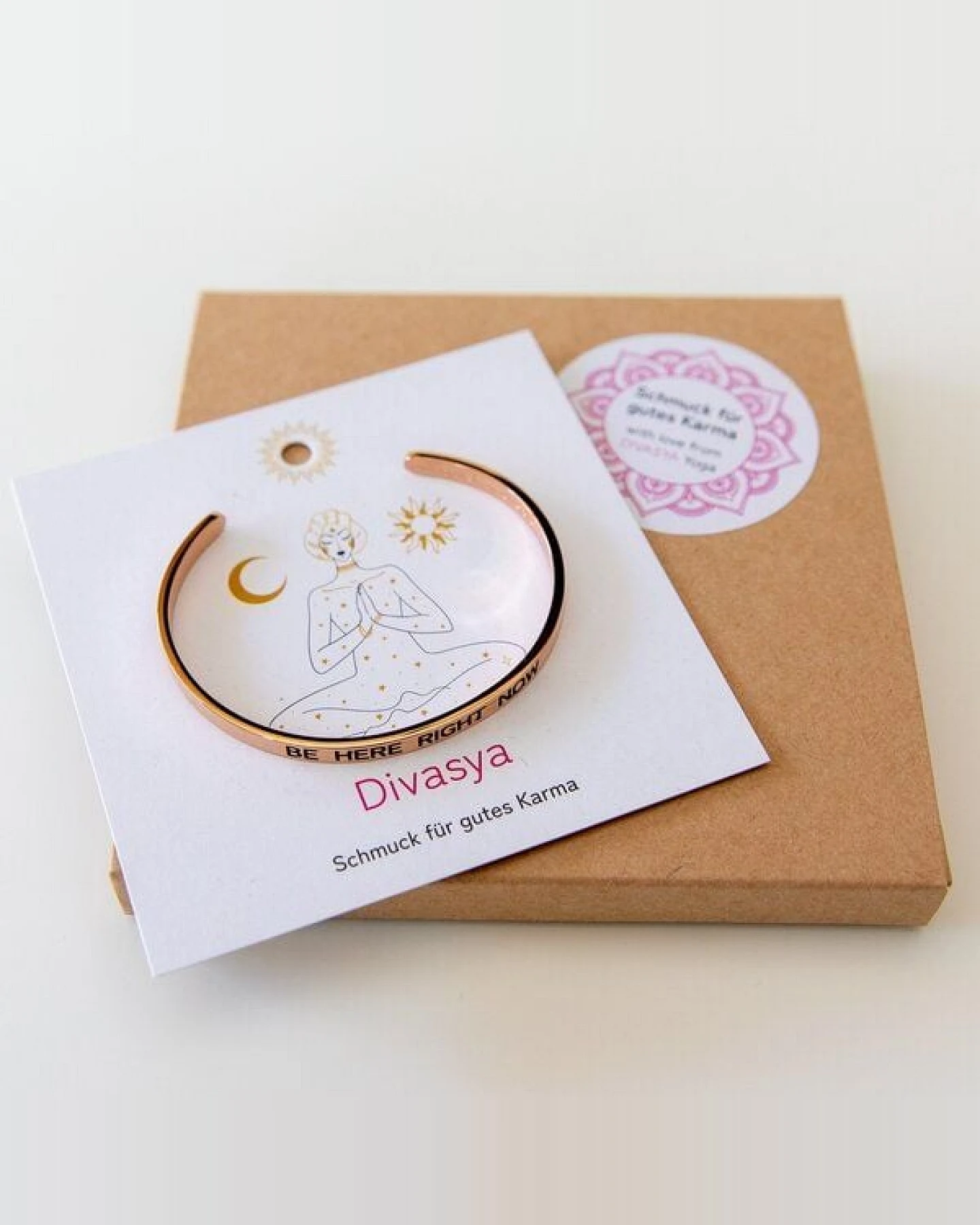 Divasya Armreif mit Gravur – Ansicht 4