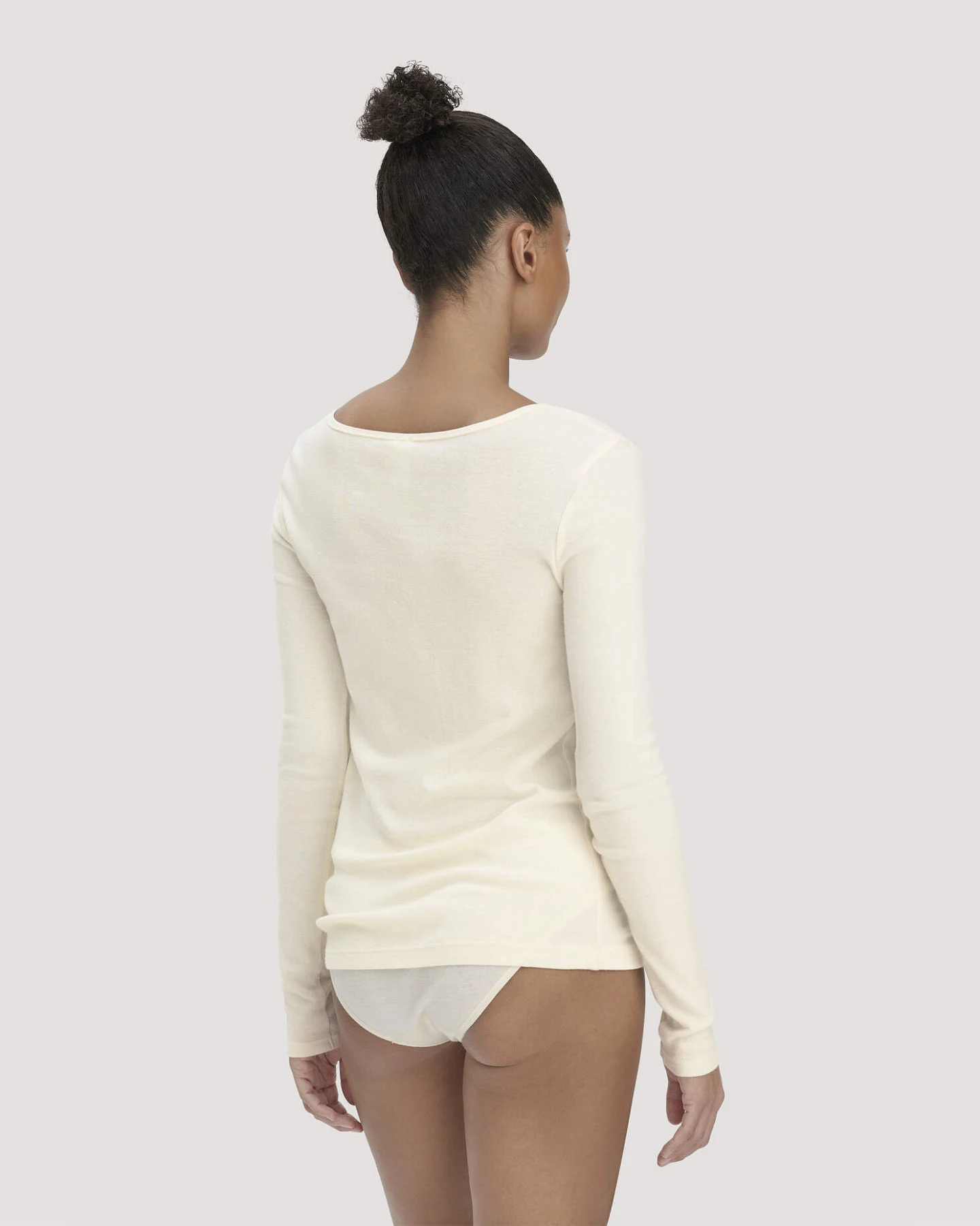 hessnatur Damen Longsleeve PURE NATURE aus Bio-Baumwolle - natur - Größe 48 – Ansicht 2
