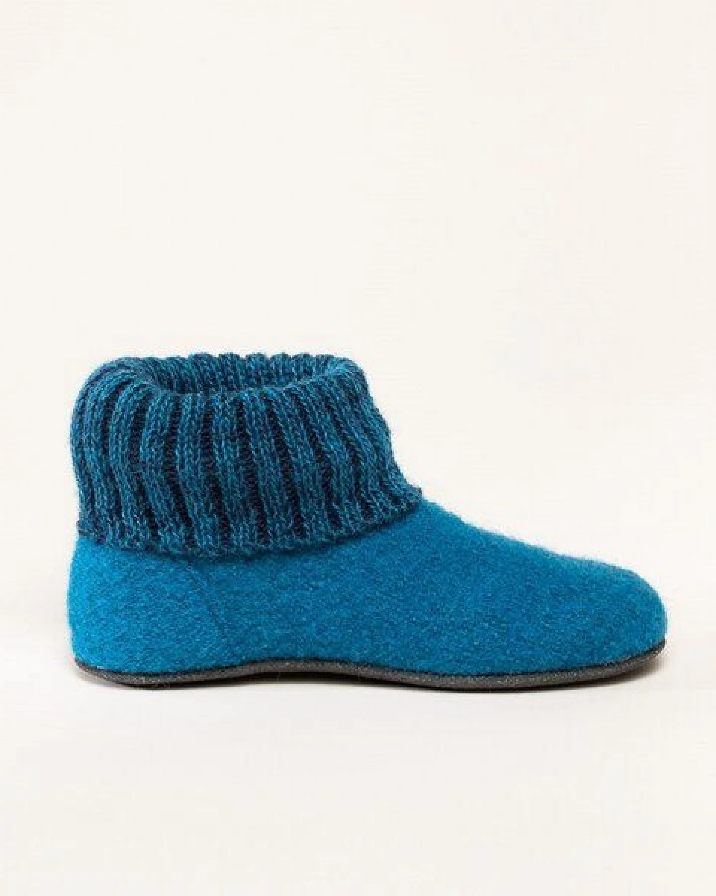 Gottstein Kinder-Hüttenschuh Alpine Boot FE - Kinderhausschuh für Mädchen & Jungen aus 100% Schurwolle – Ansicht 2