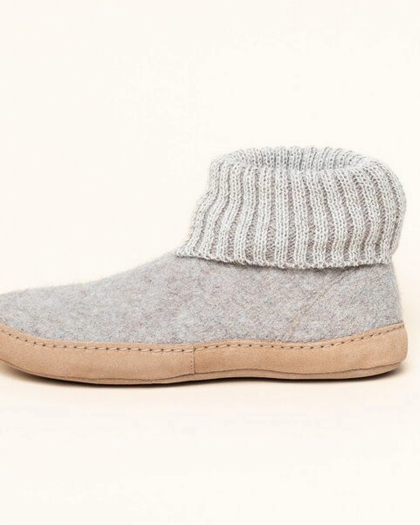 Gottstein Hüttenschuh Dakota - Hoher Filzhausschuh für Damen & Herren aus 100% Schurwolle mit extra bequemer Ledersohle & elastischem Strickbund – Ansicht 2