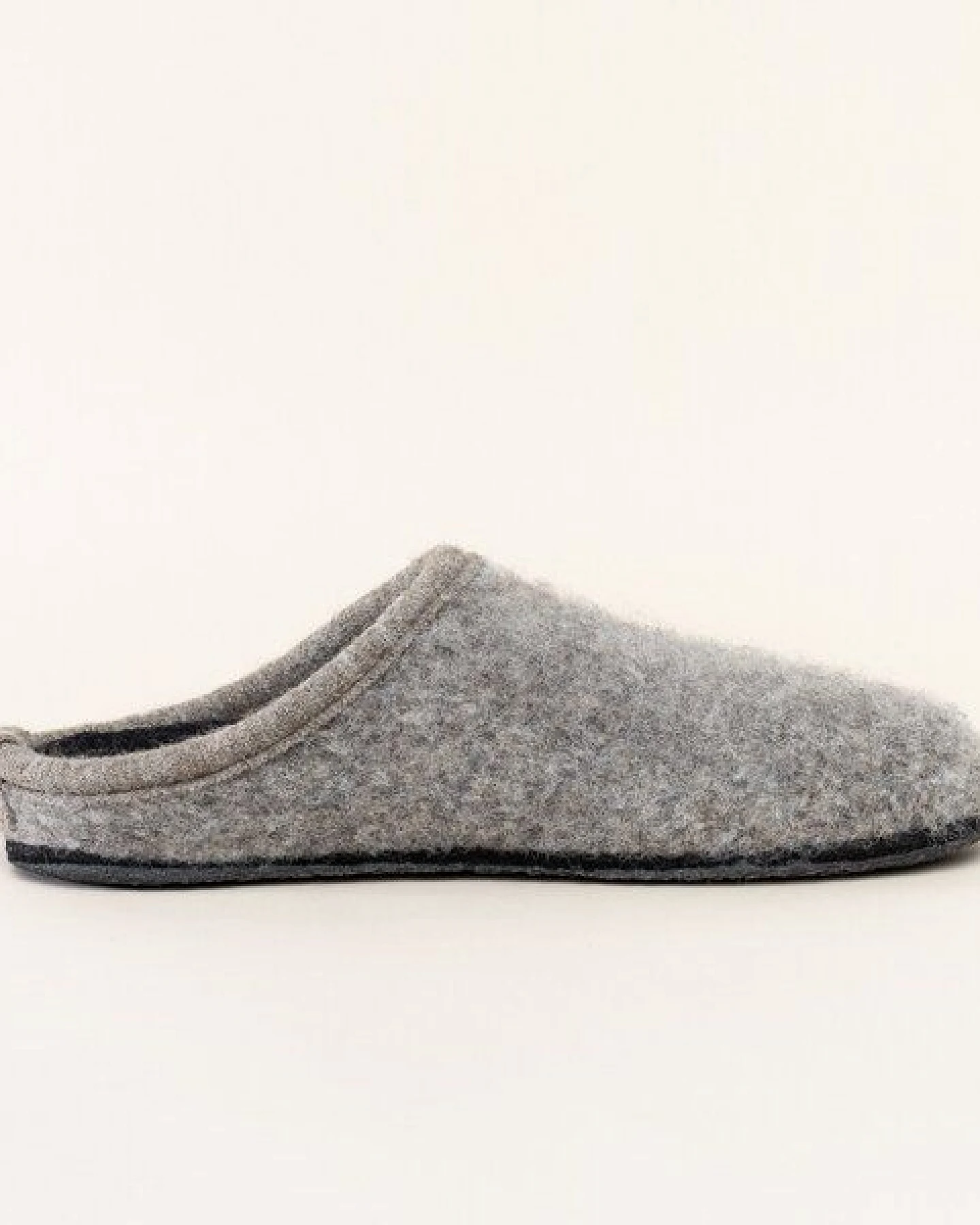 Gottstein Filz-Hausschuh ALP-COMFORT NATUR - Damen & Herren Pantoffel aus seltenen Schurwollen mit Komfort-Einlagesohle – Ansicht 2