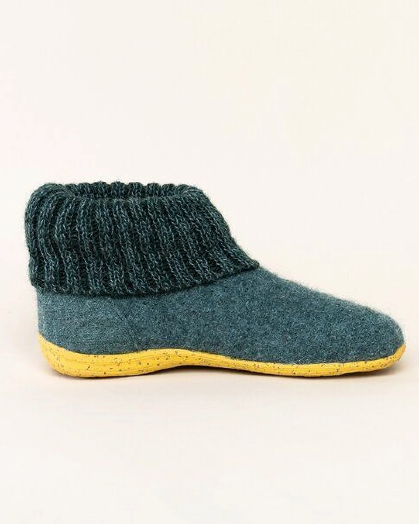 Gottstein Kinder Hüttenschuh Alpine Boot RU - Aus reiner Bio-Schafwolle für Jungen & Mädchen mit Gummisohle - Hausschuh Made in Tirol – Ansicht 2