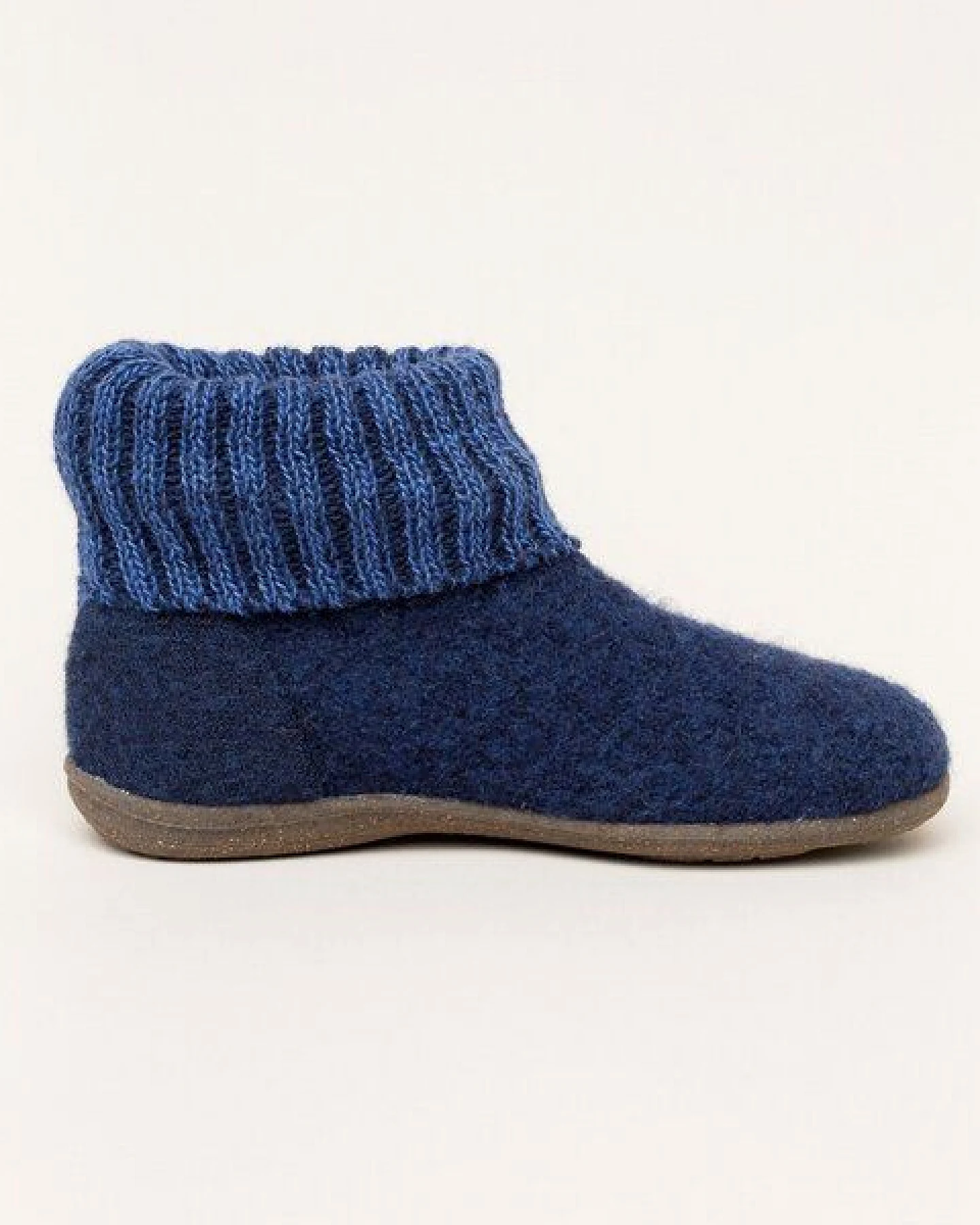 Gottstein Kinder Hüttenschuh Alpine Boot RU - Aus reiner Bio-Schafwolle für Jungen & Mädchen mit Gummisohle - Hausschuh Made in Tirol – Ansicht 2