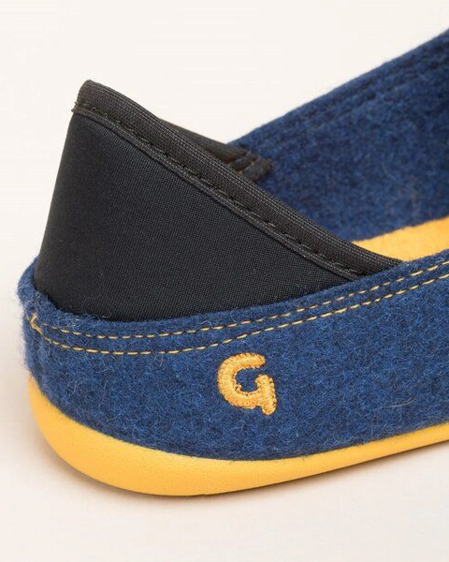 Gottstein Filzhausschuh Wool Slip-On aus 100% Schurwolle - für Damen & Herren - Rutschfeste Gummisohle – Ansicht 3
