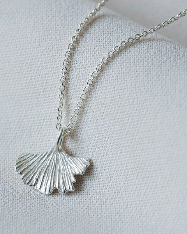 BELLYBIRD Jewellery Halskette - kleines Ginkgoblatt, Anhänger/ Silber/ Silber vergoldet