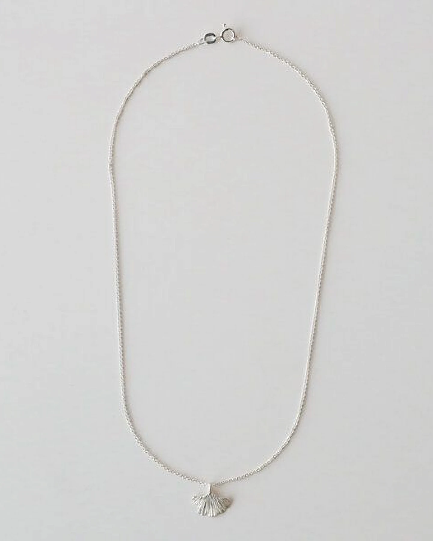 BELLYBIRD Jewellery Halskette - kleines Ginkgoblatt, Anhänger/ Silber/ Silber vergoldet – Ansicht 3