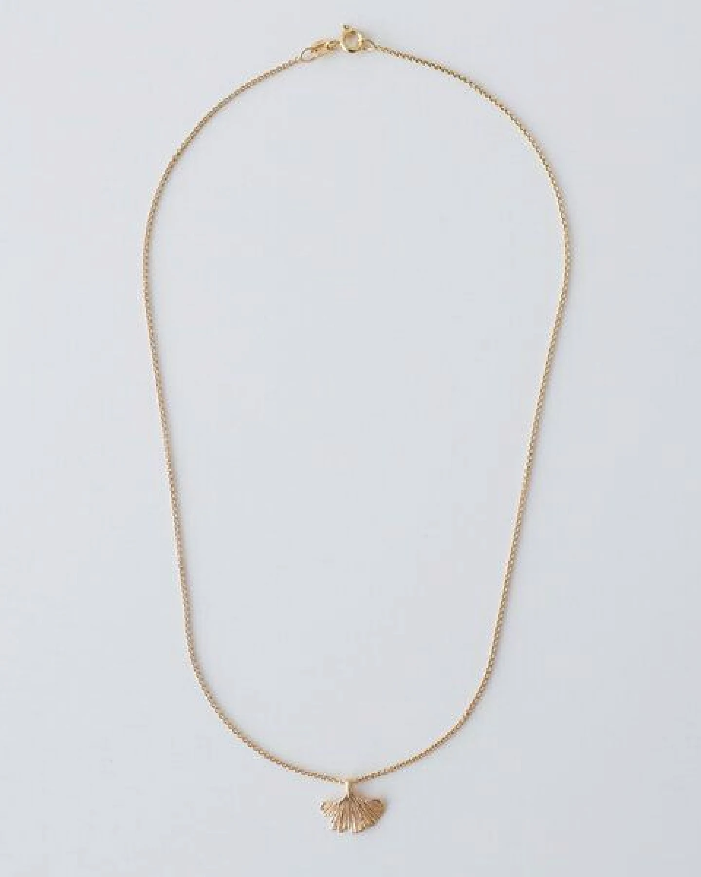 BELLYBIRD Jewellery Halskette - kleines Ginkgoblatt, Anhänger/ Silber/ Silber vergoldet – Ansicht 4