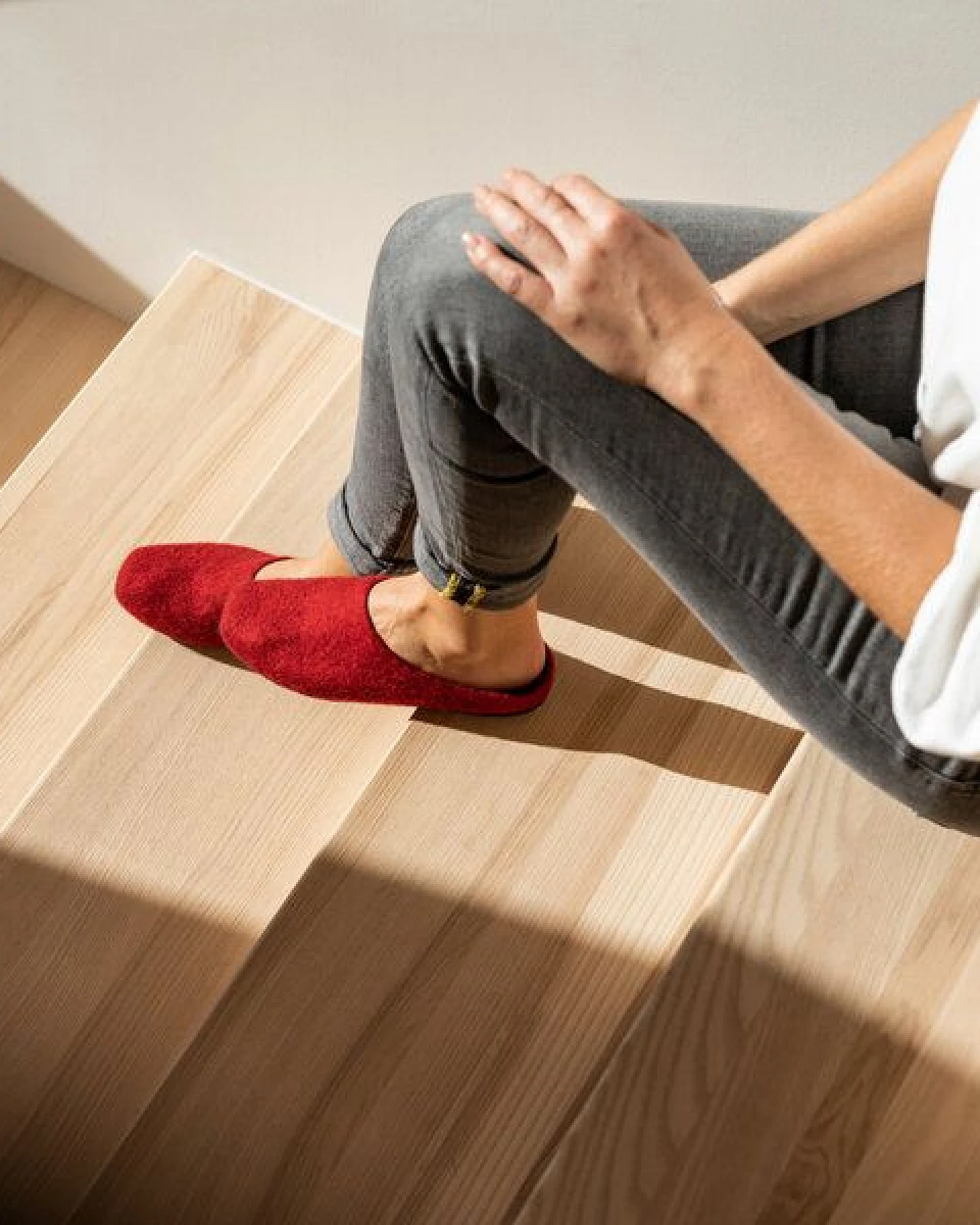 Magicfelt Filz-Hausschuh JU 720 für Damen aus 100% Merino-Wolle -Nachhaltiger Pantoffel mit komfortabler Filz-Latex-Sohle – Ansicht 2