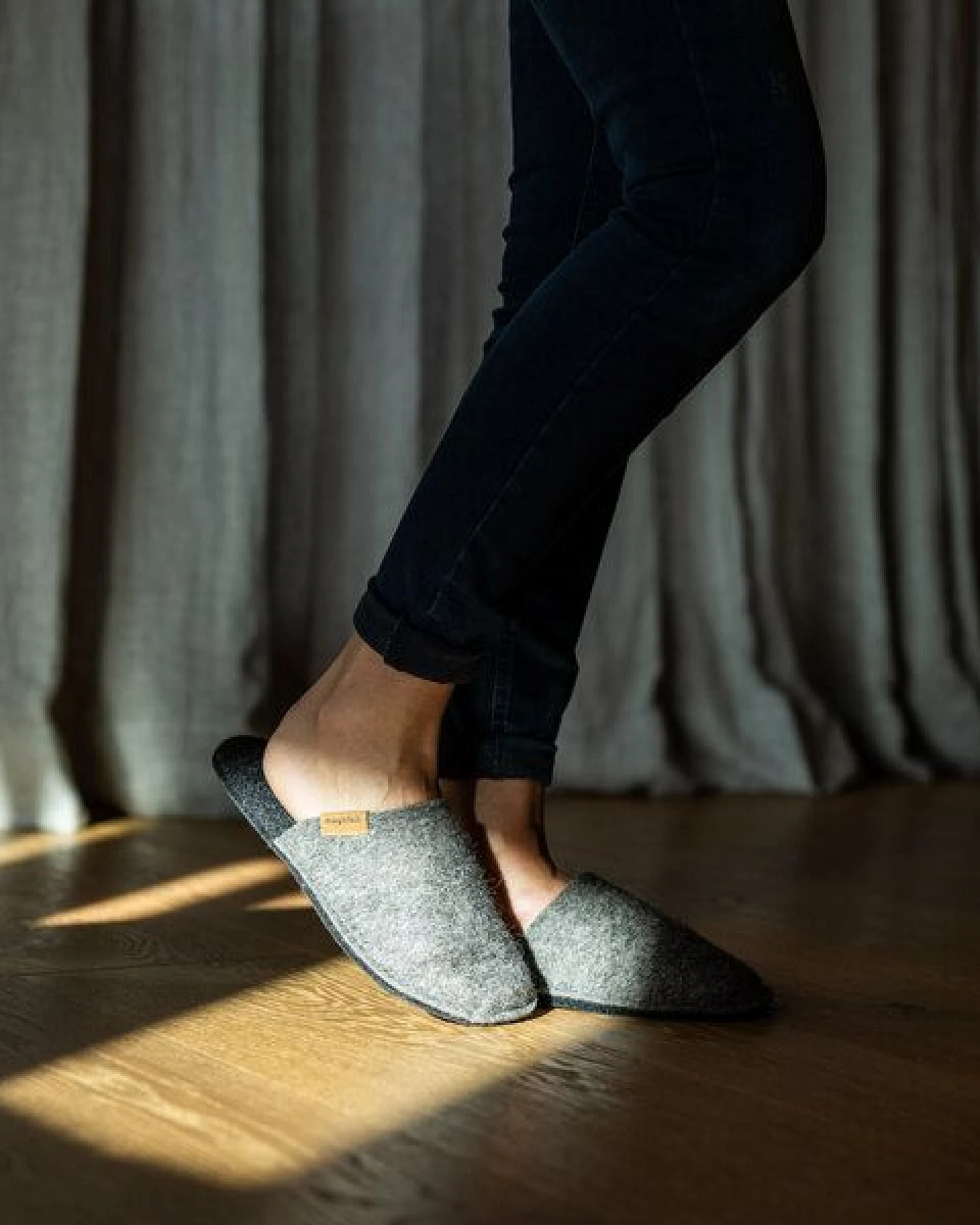 Magicfelt Filz-Pantoffel Magic Travel aus 100% recycelter Schurwolle für Damen & Herren - perfekt für Reisen & Zuhause – Ansicht 2