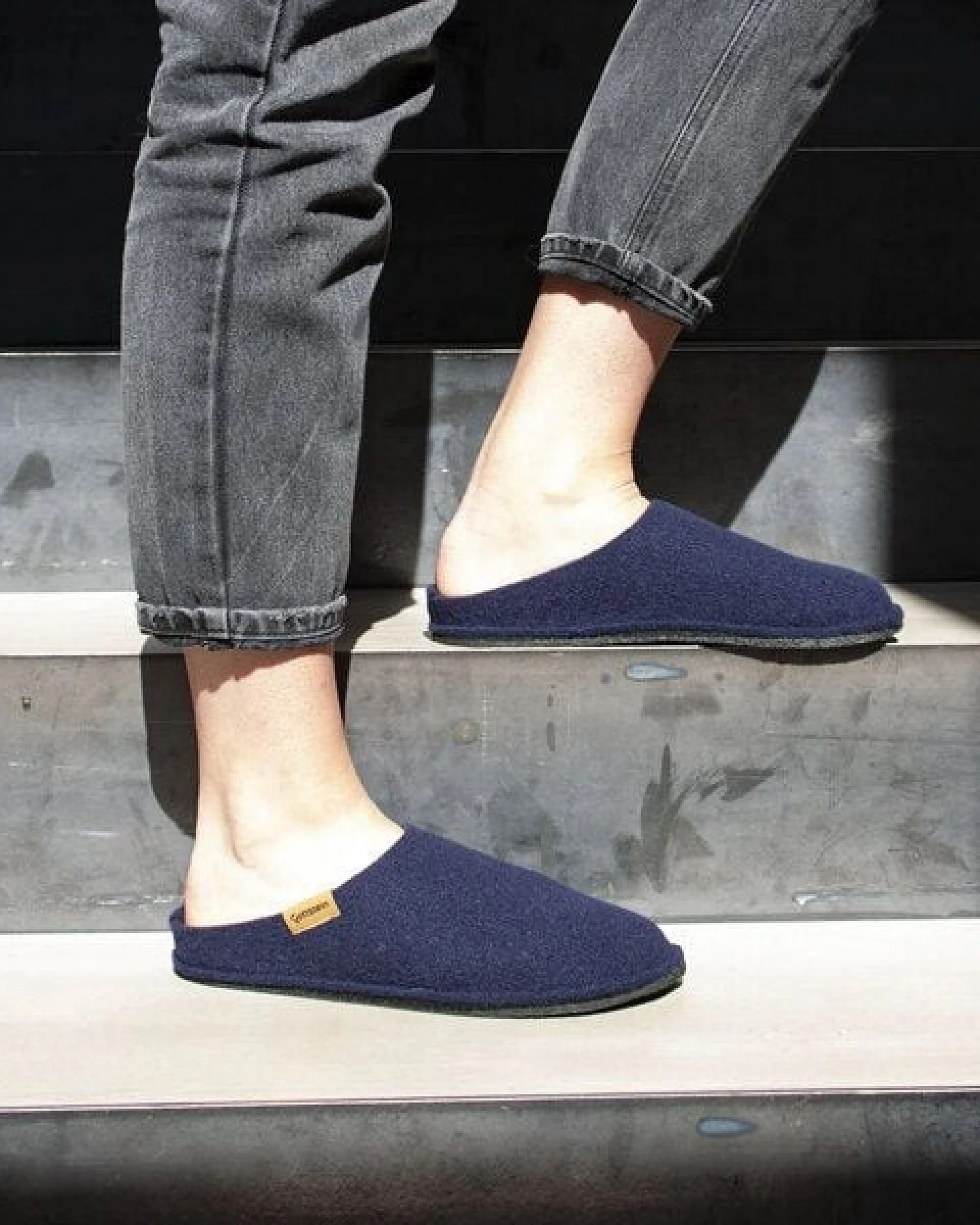 Gottstein Classic CO Pantoffel für Damen & Herren - Hausschuh aus 100% Schurwolle mit Komfort-Einlagesohle – Ansicht 2
