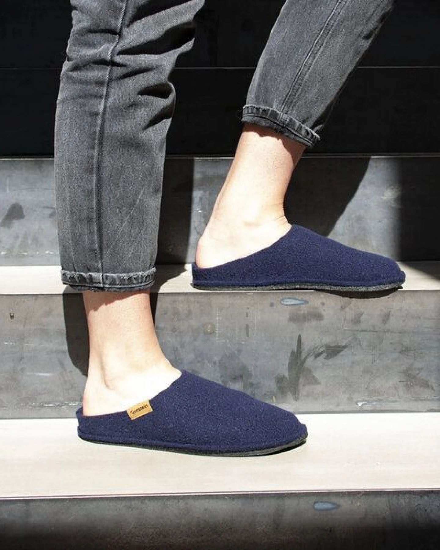 Gottstein Classic CO Pantoffel für Damen & Herren - Hausschuh aus 100% Schurwolle mit Komfort-Einlagesohle – Ansicht 2