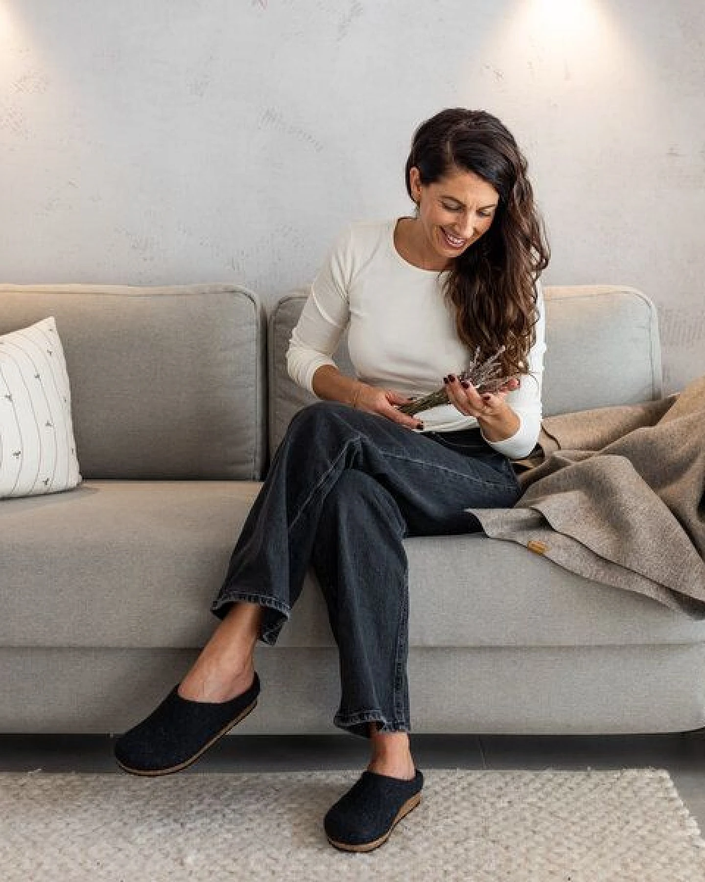 Stegmann Filzpantoffel 208 aus 100% hochwertiger Merino-Wolle - Hausschuhe für Damen & Herren - Pantoffeln mit Komfort-Kork-Sohle – Ansicht 2