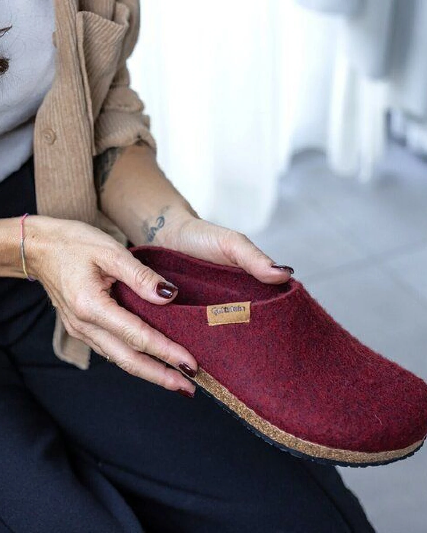 Stegmann Filzpantoffel 208 aus 100% hochwertiger Merino-Wolle - Hausschuhe für Damen & Herren - Pantoffeln mit Komfort-Kork-Sohle – Ansicht 2